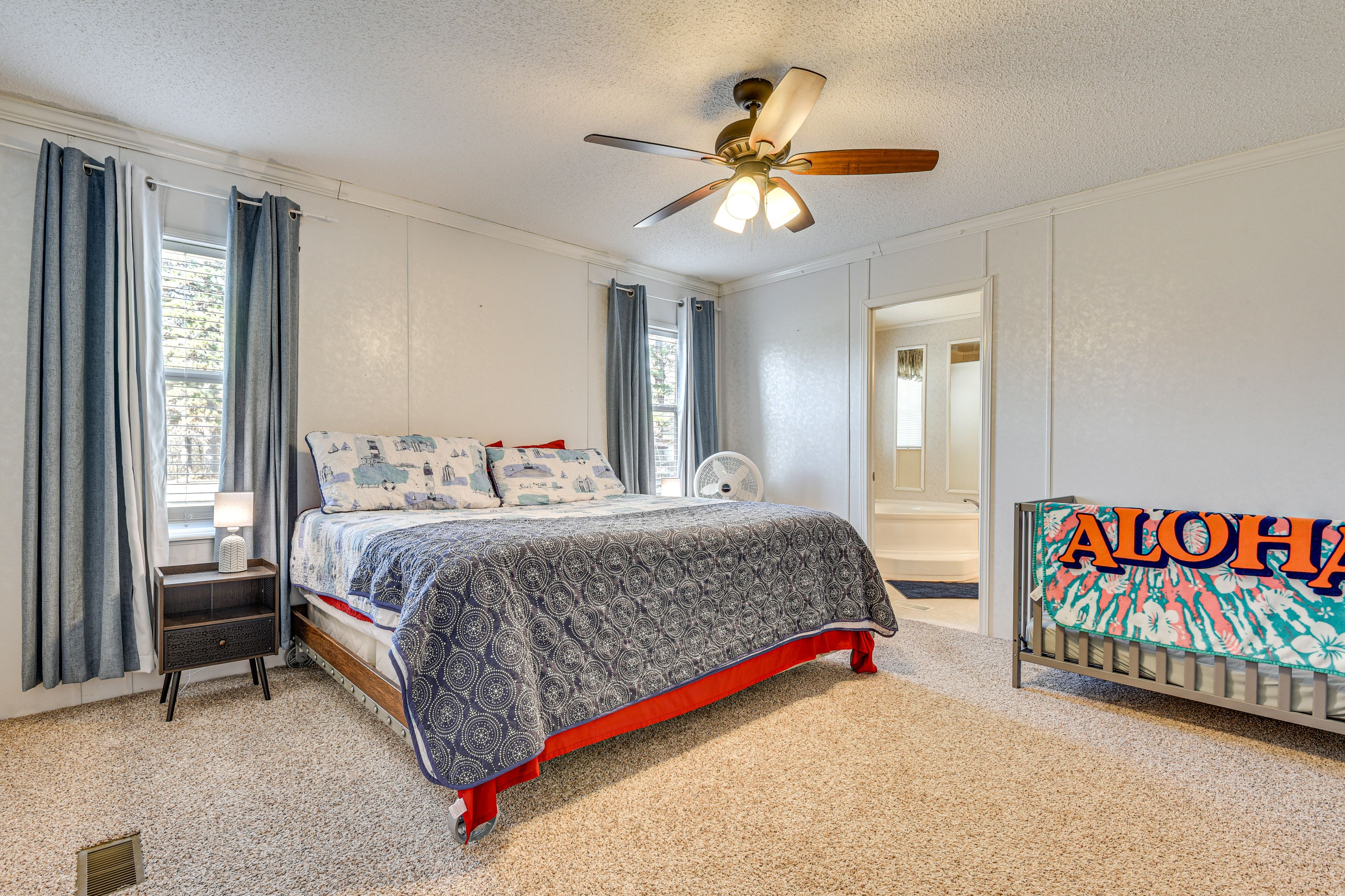 Bedroom 1 | King Bed