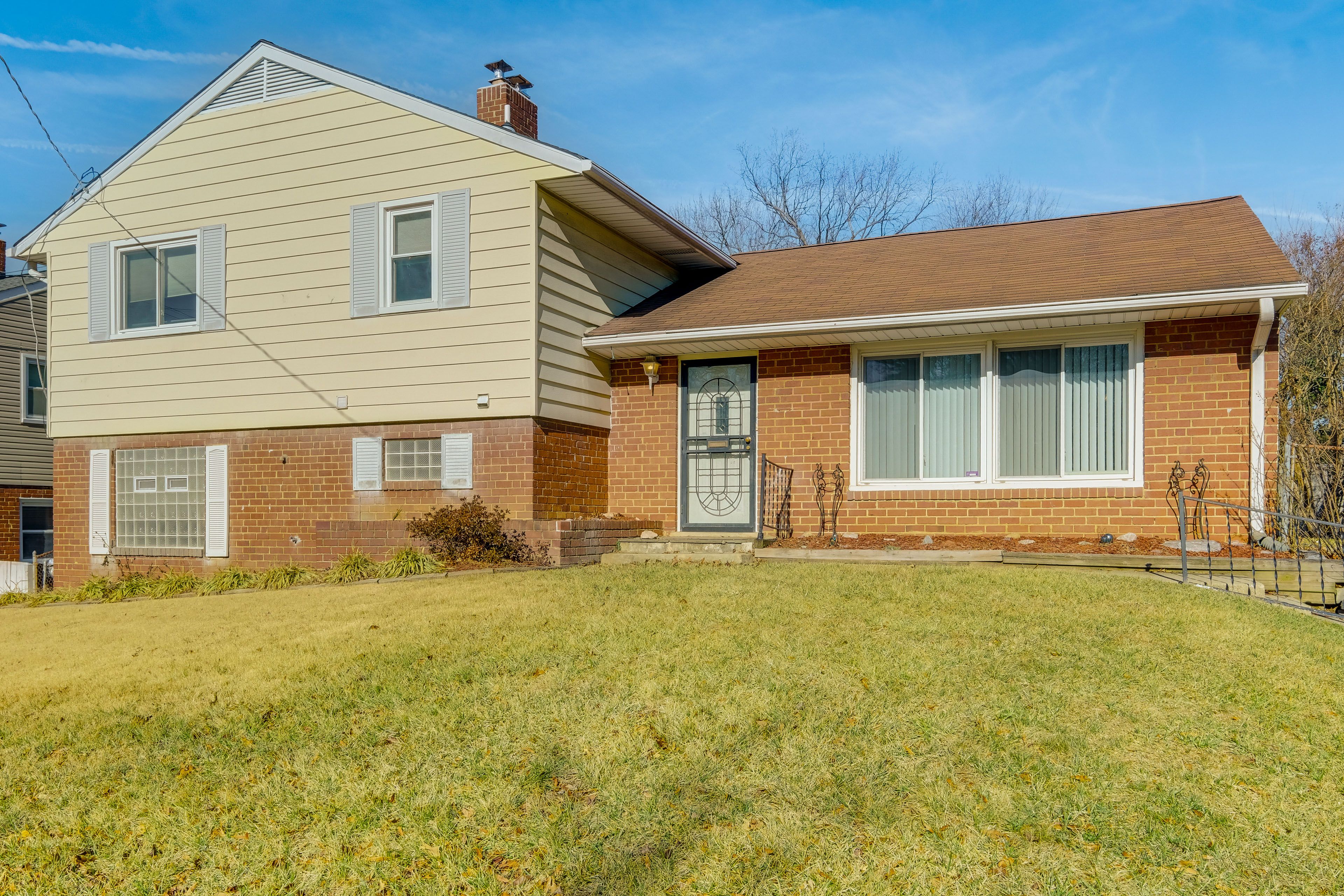 Property Exterior | Driveway (3 Vehicles) | Free Street Parking