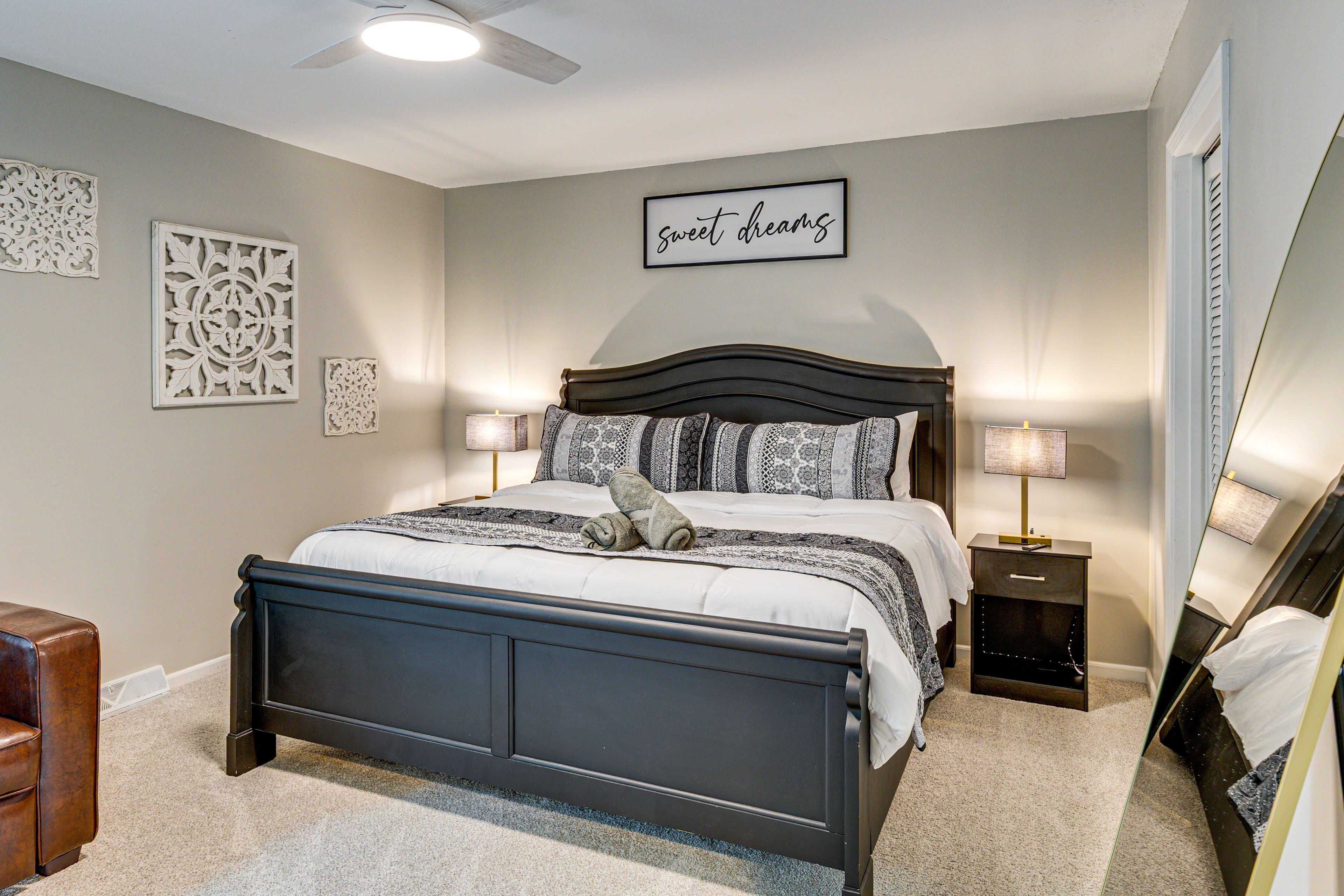 Bedroom 1 | King Bed