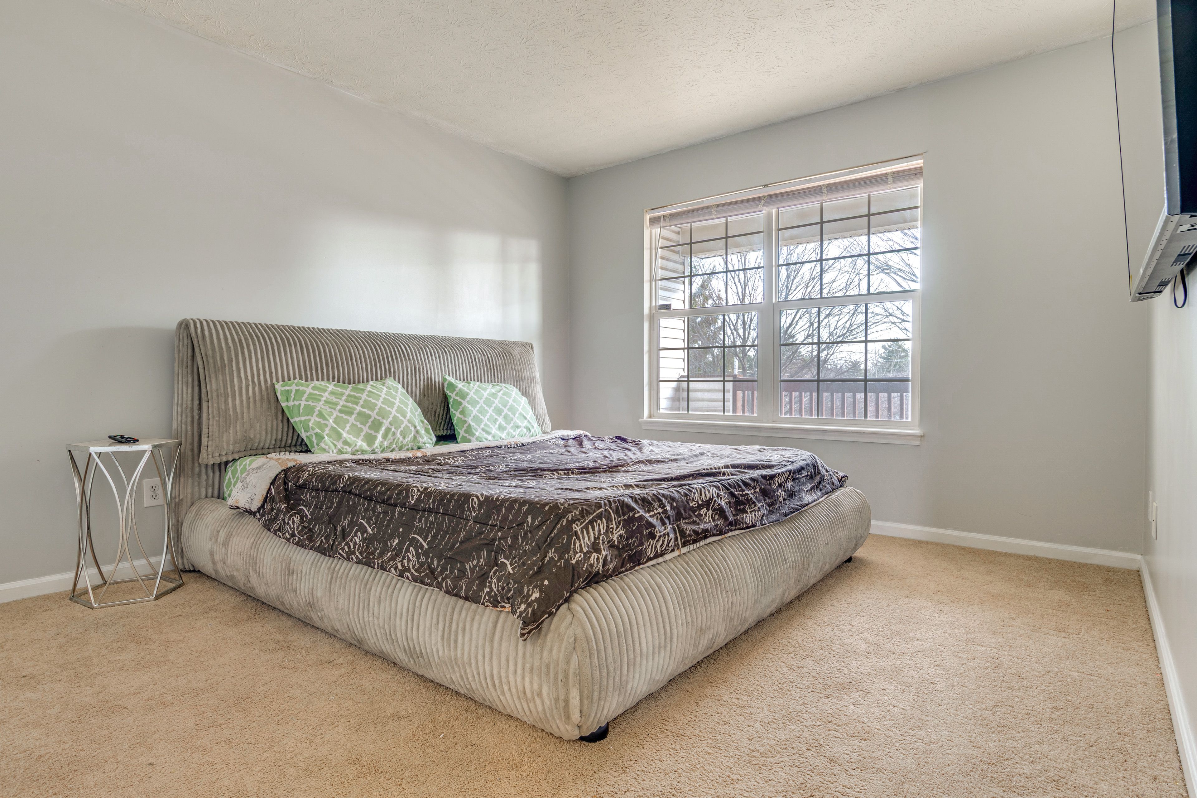 Bedroom | King Bed | 2nd Floor