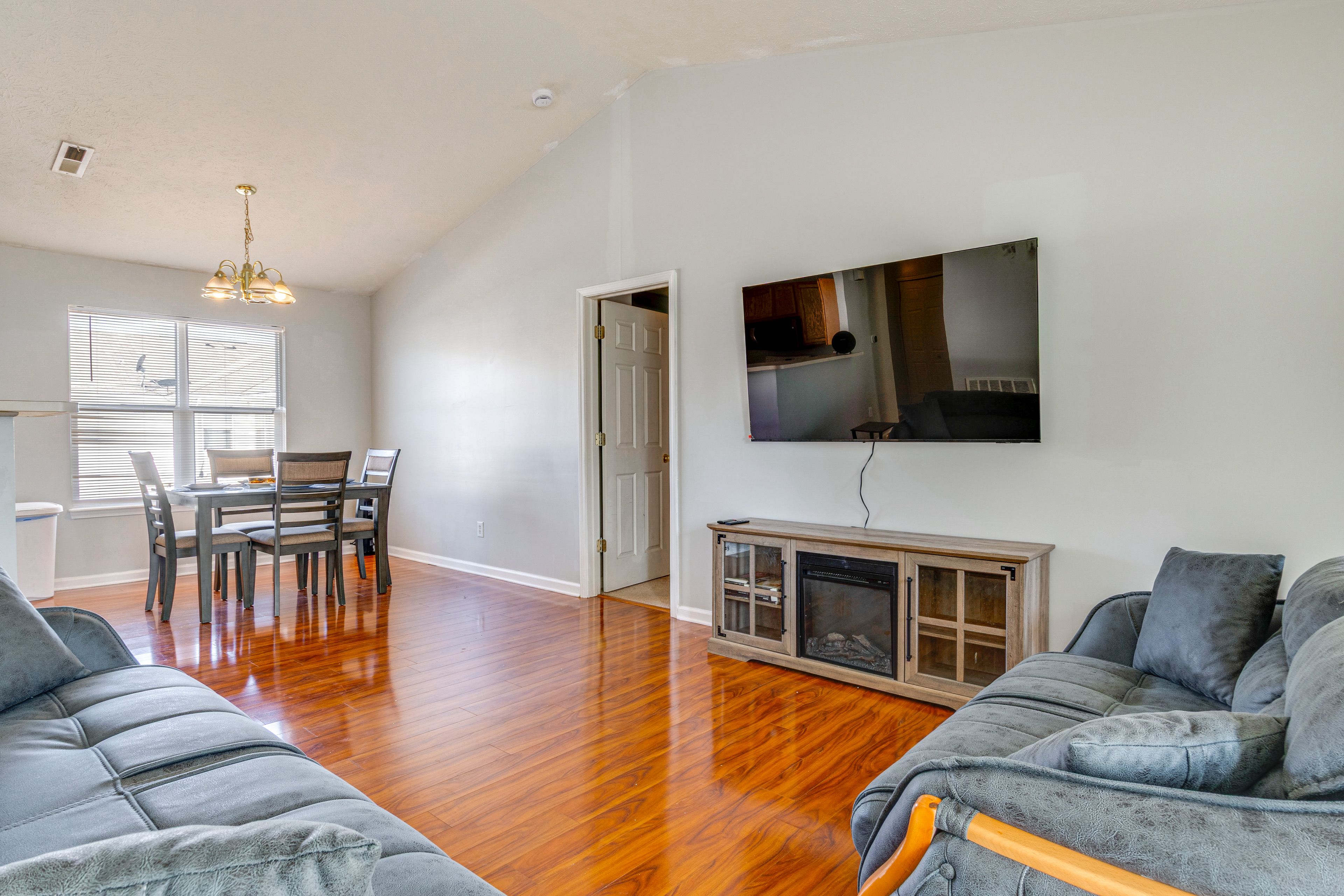 Living Room | Smart TV | 2nd Floor