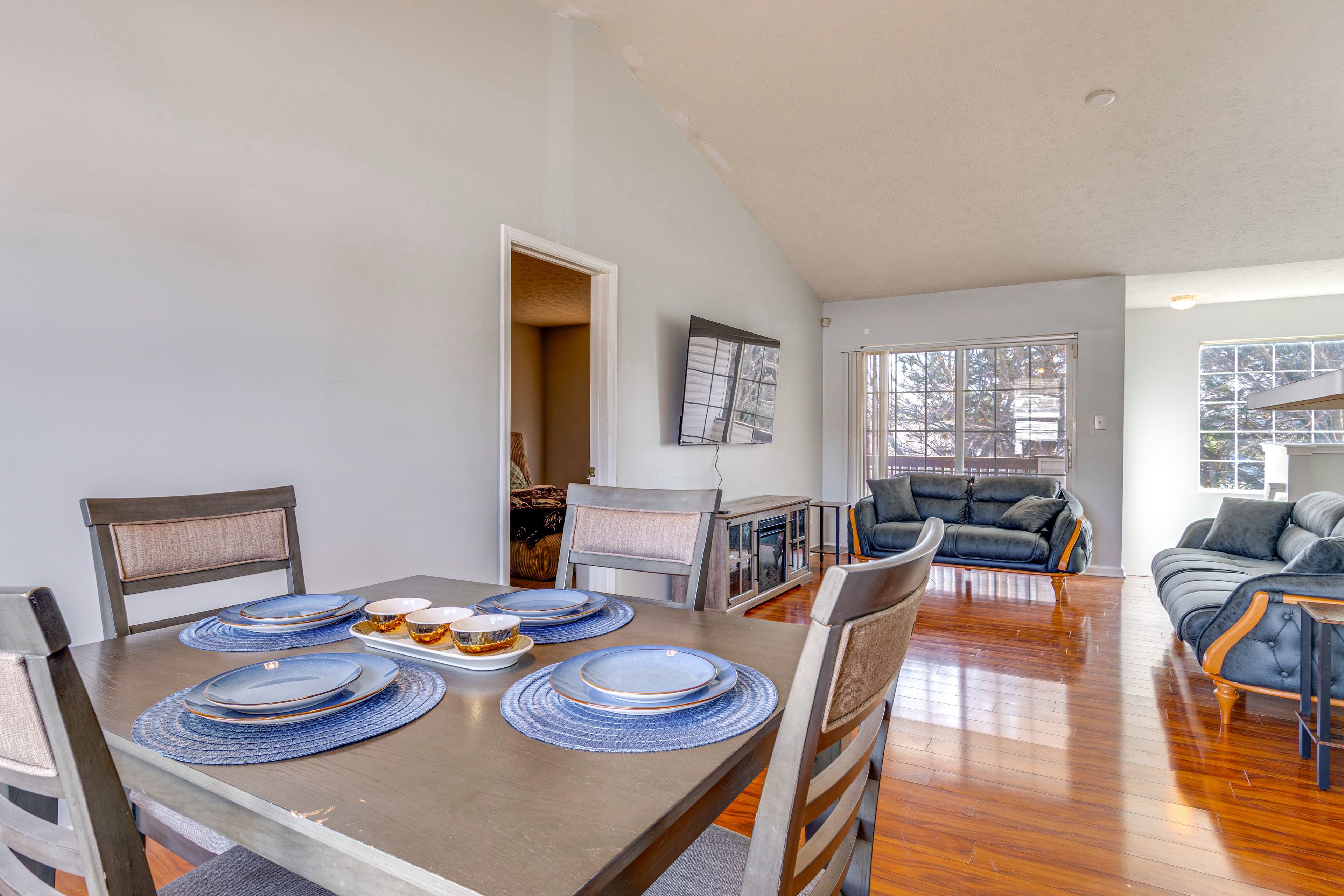 Dining Area | 2nd Floor