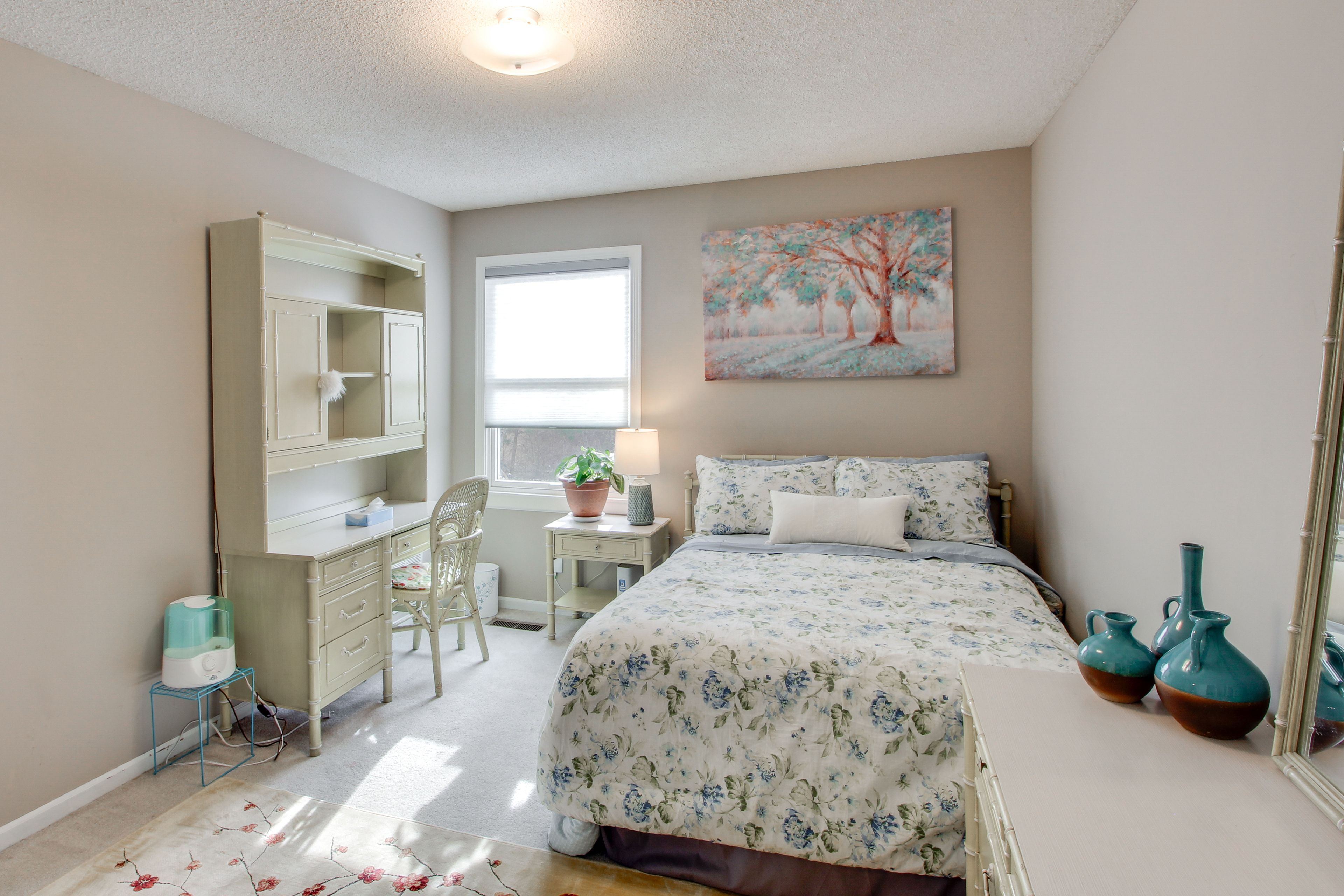 Bedroom 3 | 2nd Floor | Queen Bed