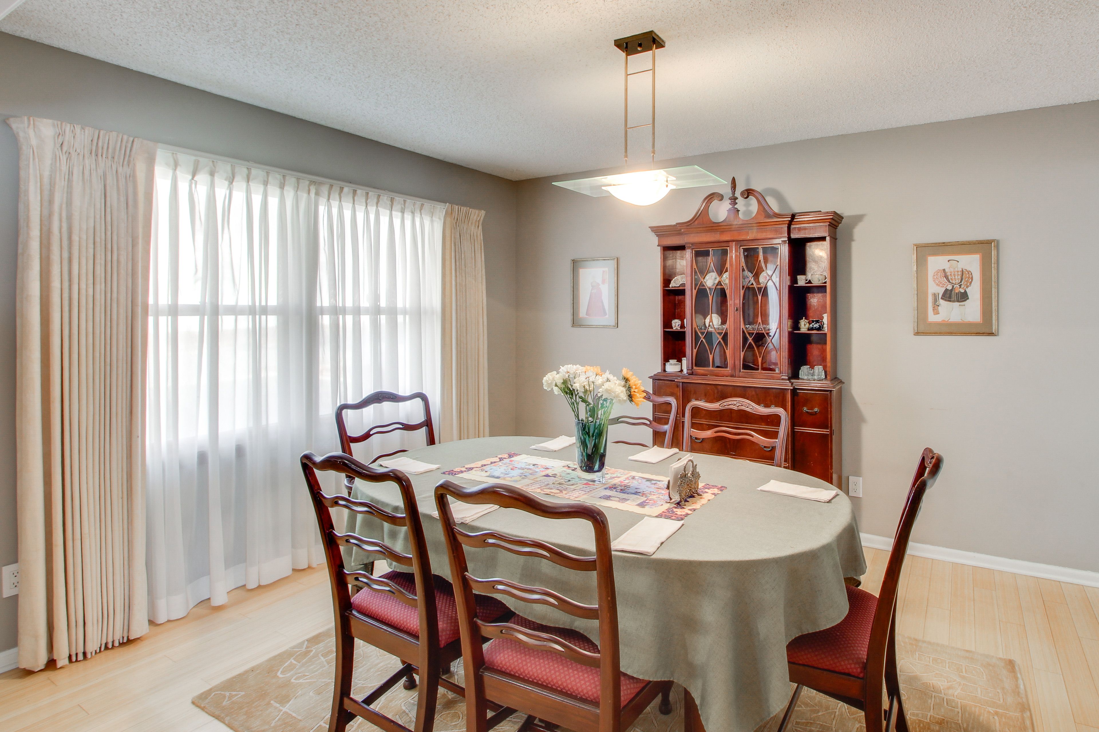 Additional Dining Area | 1st Floor