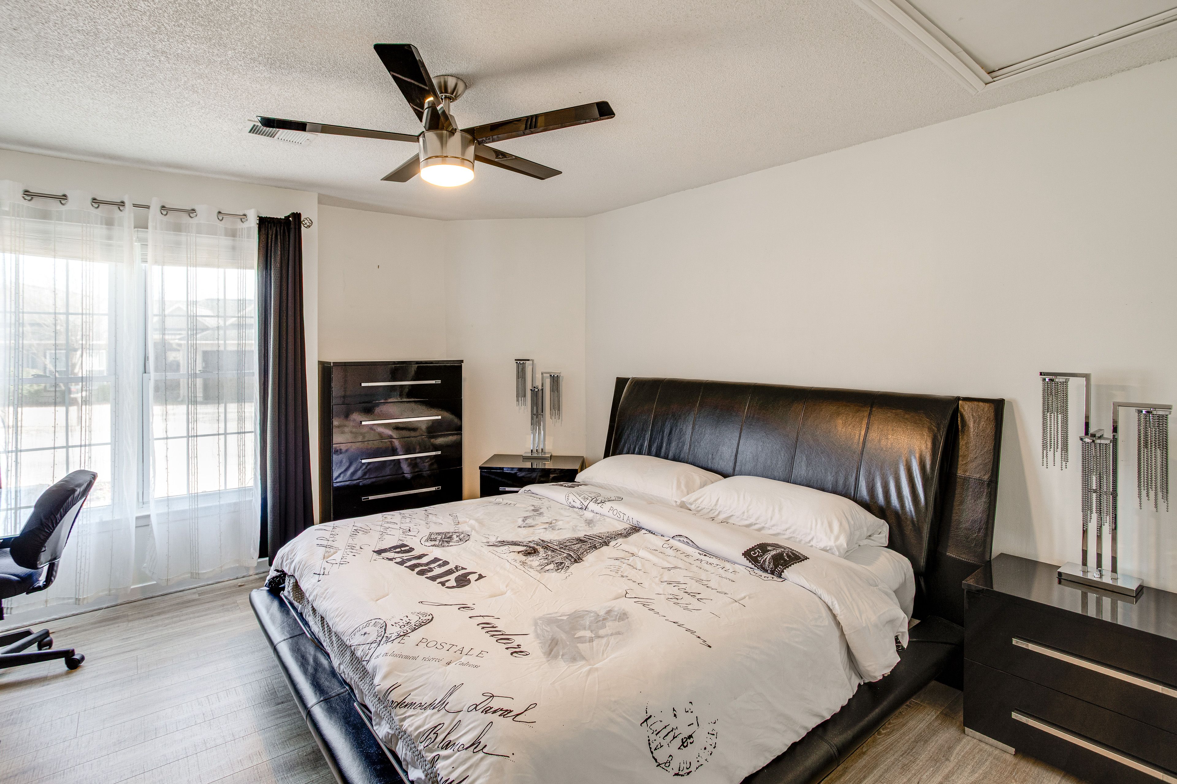 Bedroom 1 | King Bed | En-Suite Bathroom