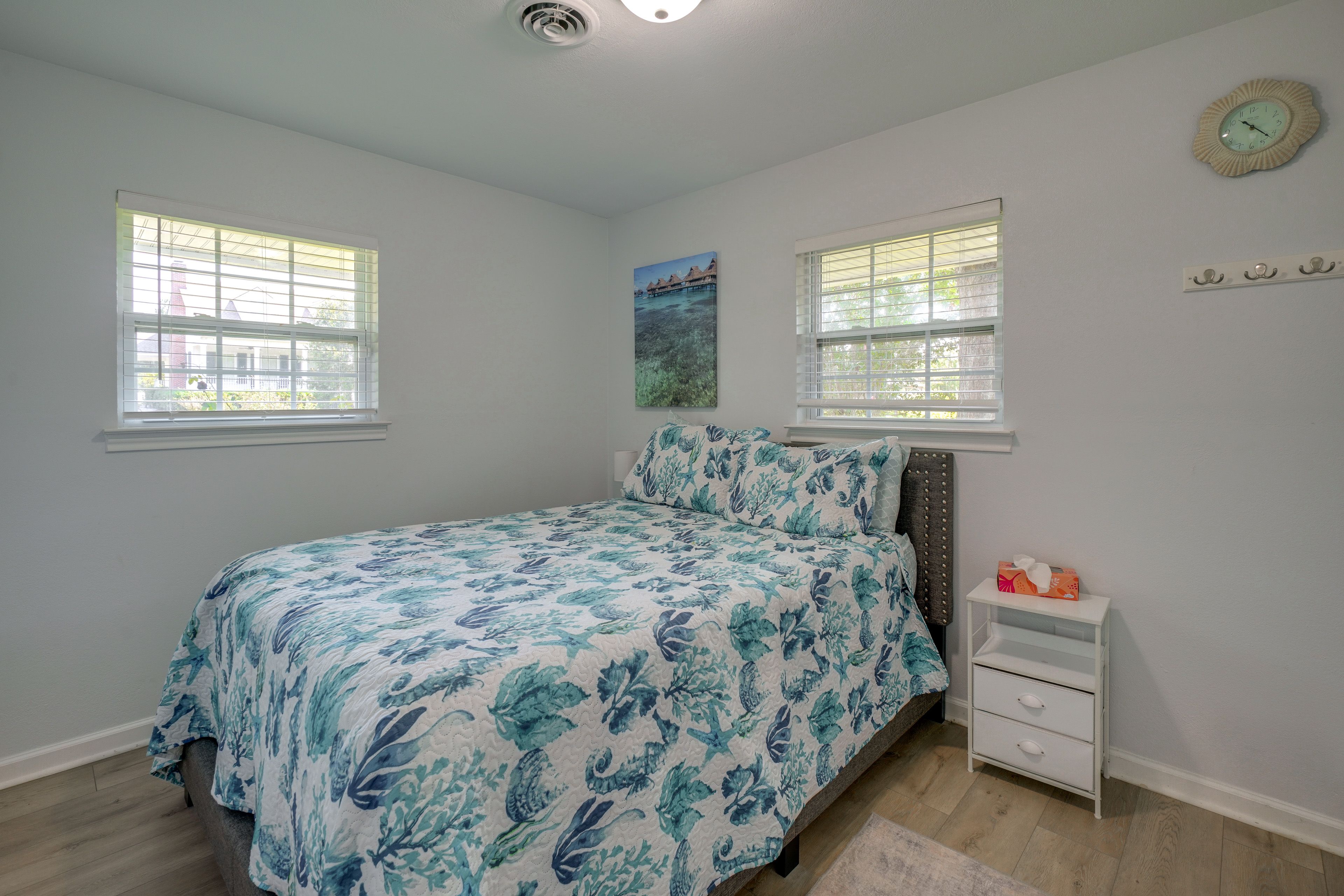 Bedroom | Queen Bed