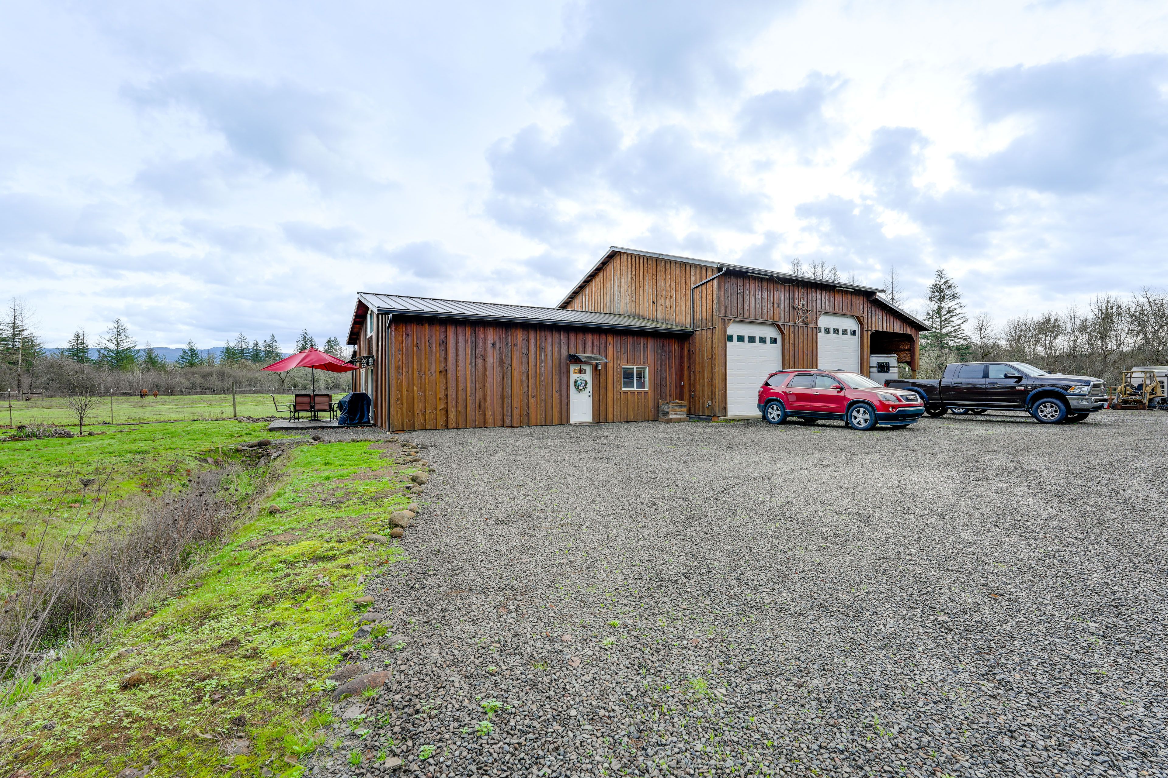 Parking | Driveway (3 Vehicles)