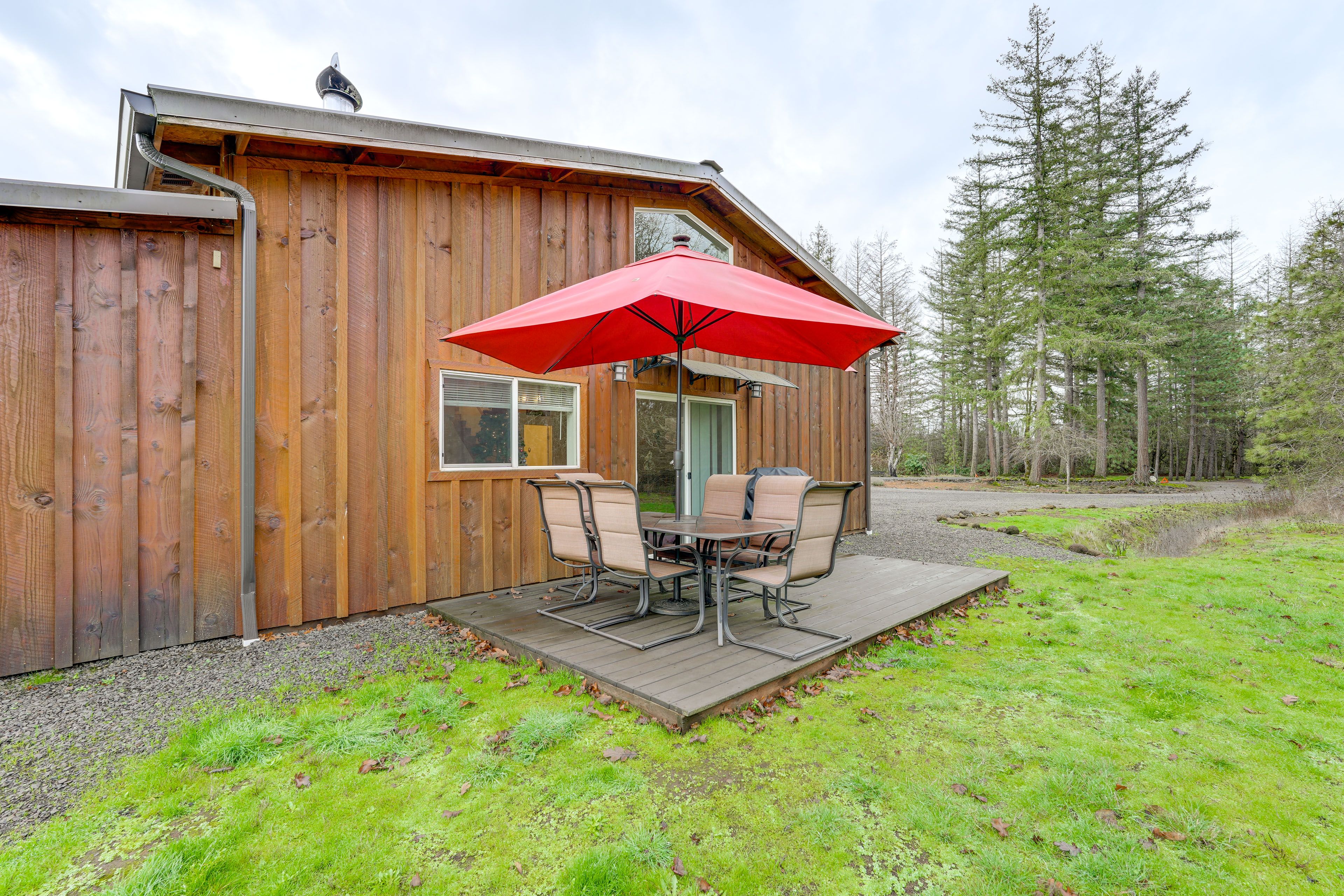 Private Deck | Outdoor Dining | Gas Grill