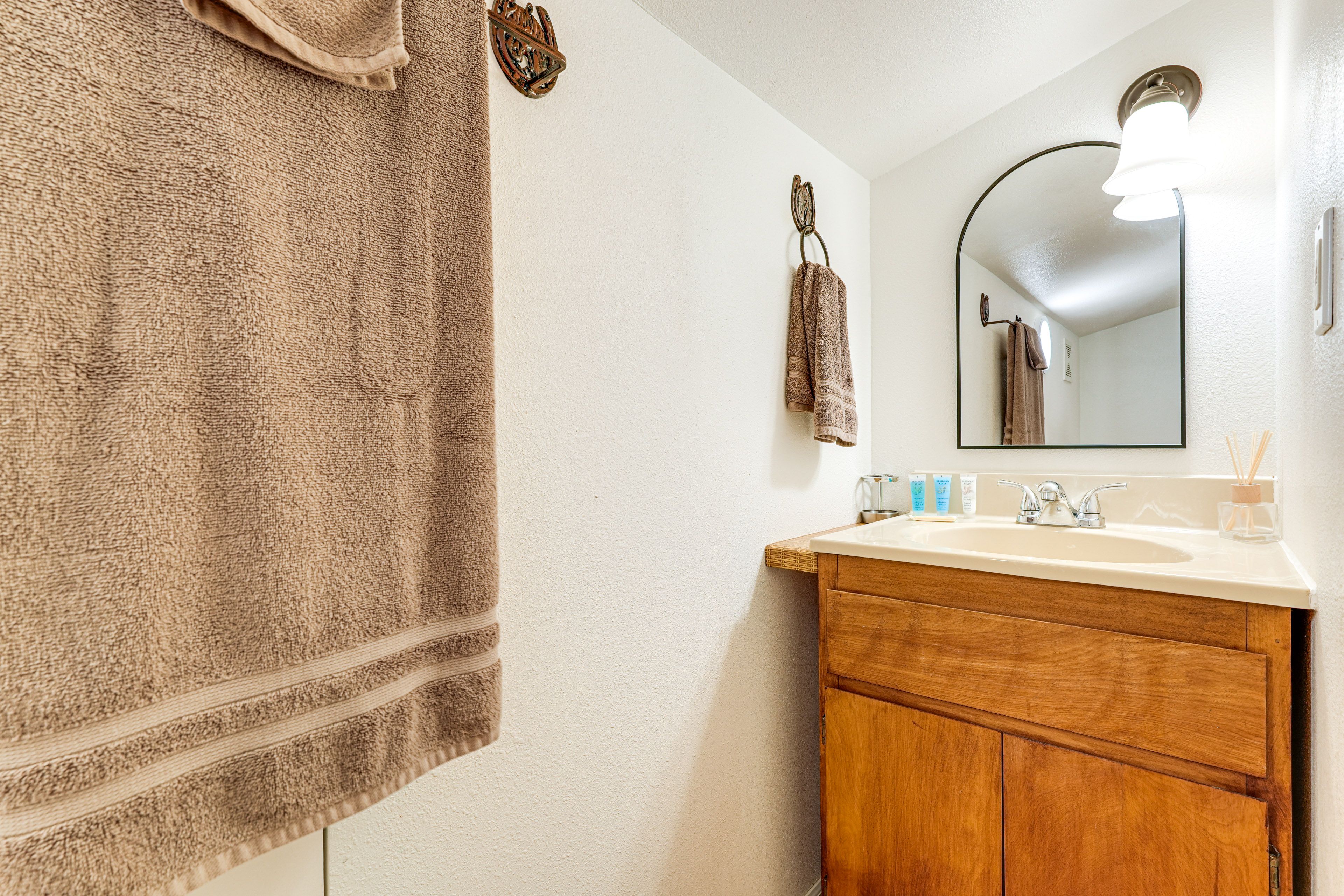 Bathroom | 2nd Floor