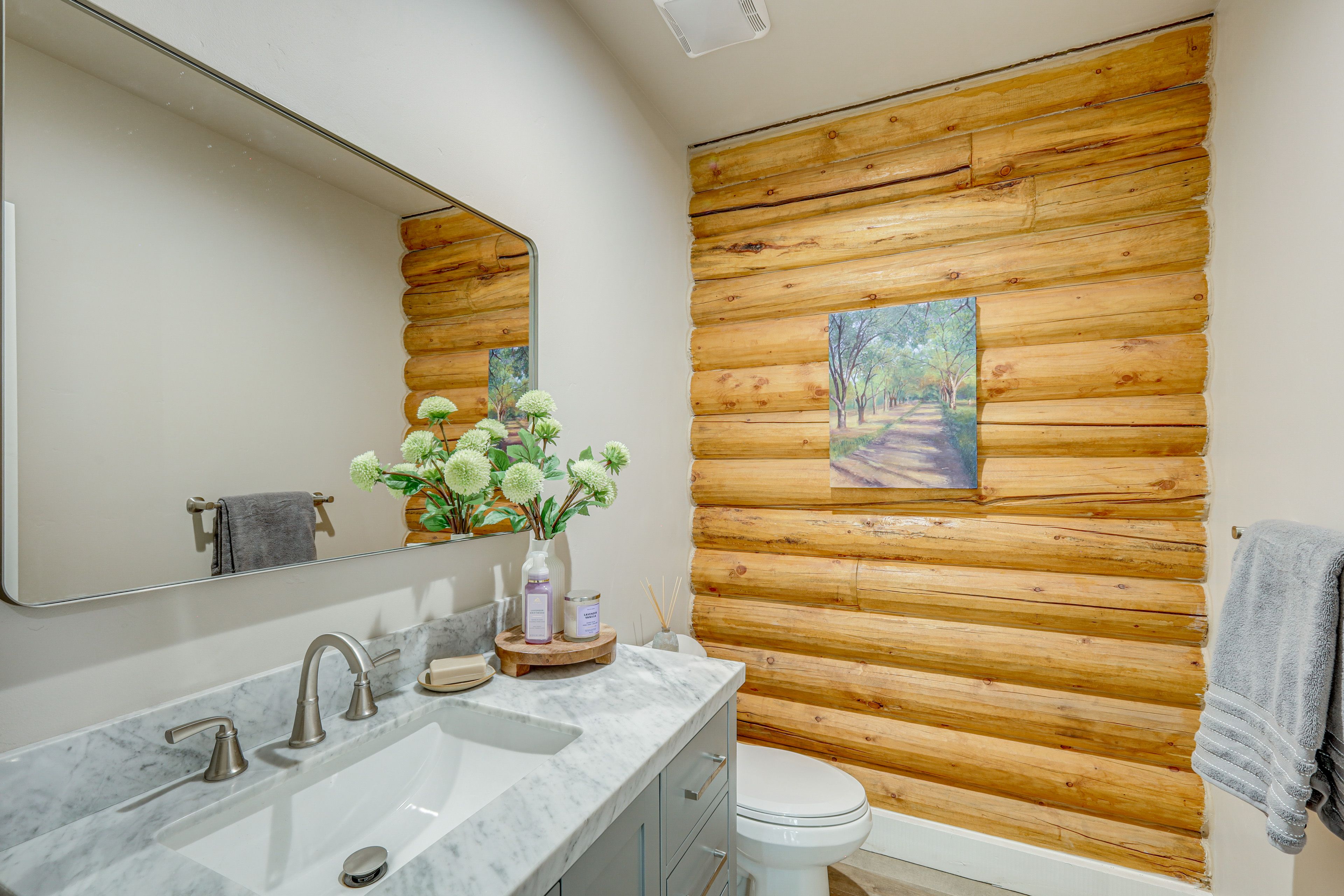 Half Bathroom | Main Level