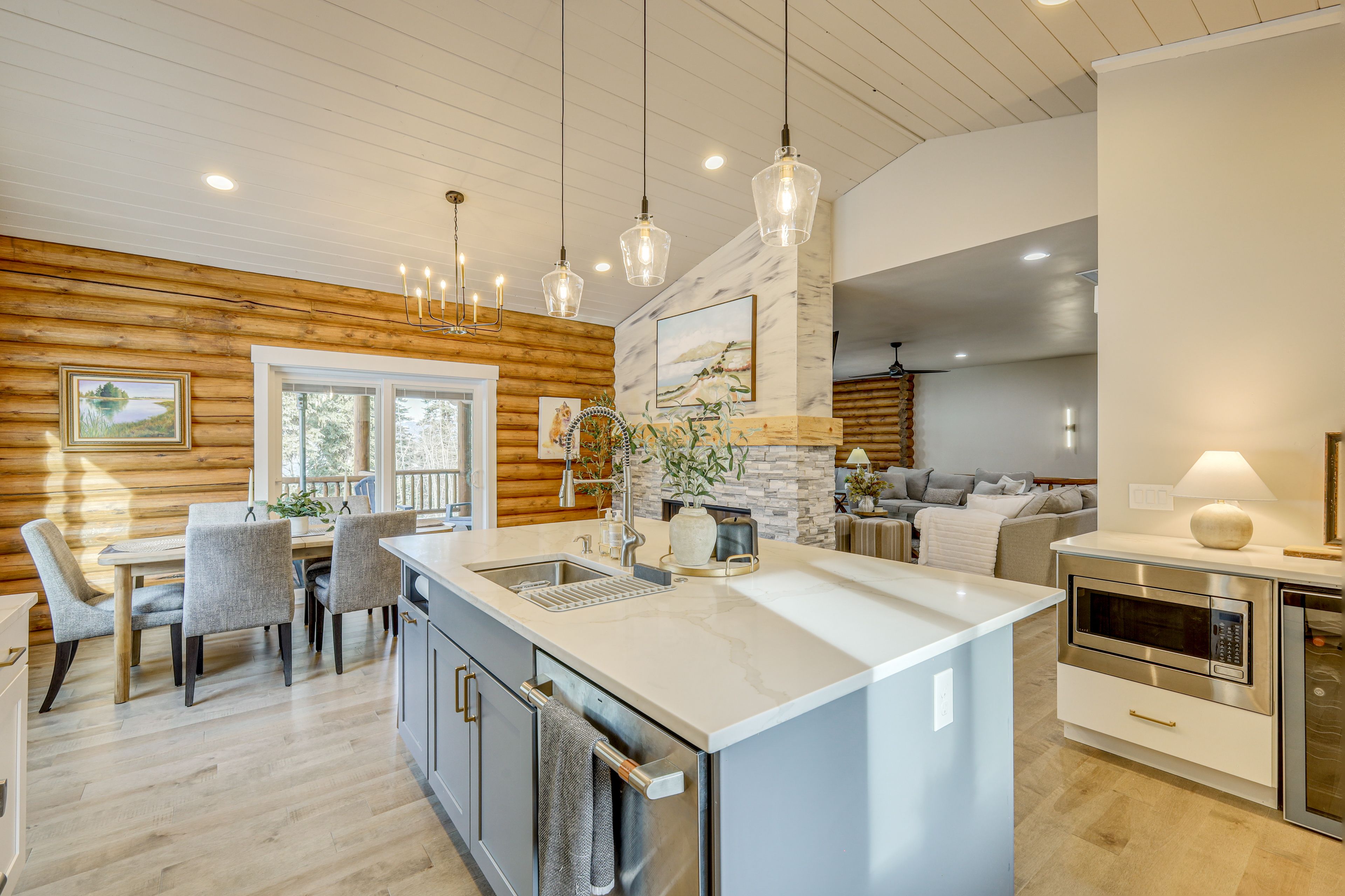 Kitchen | Main Level