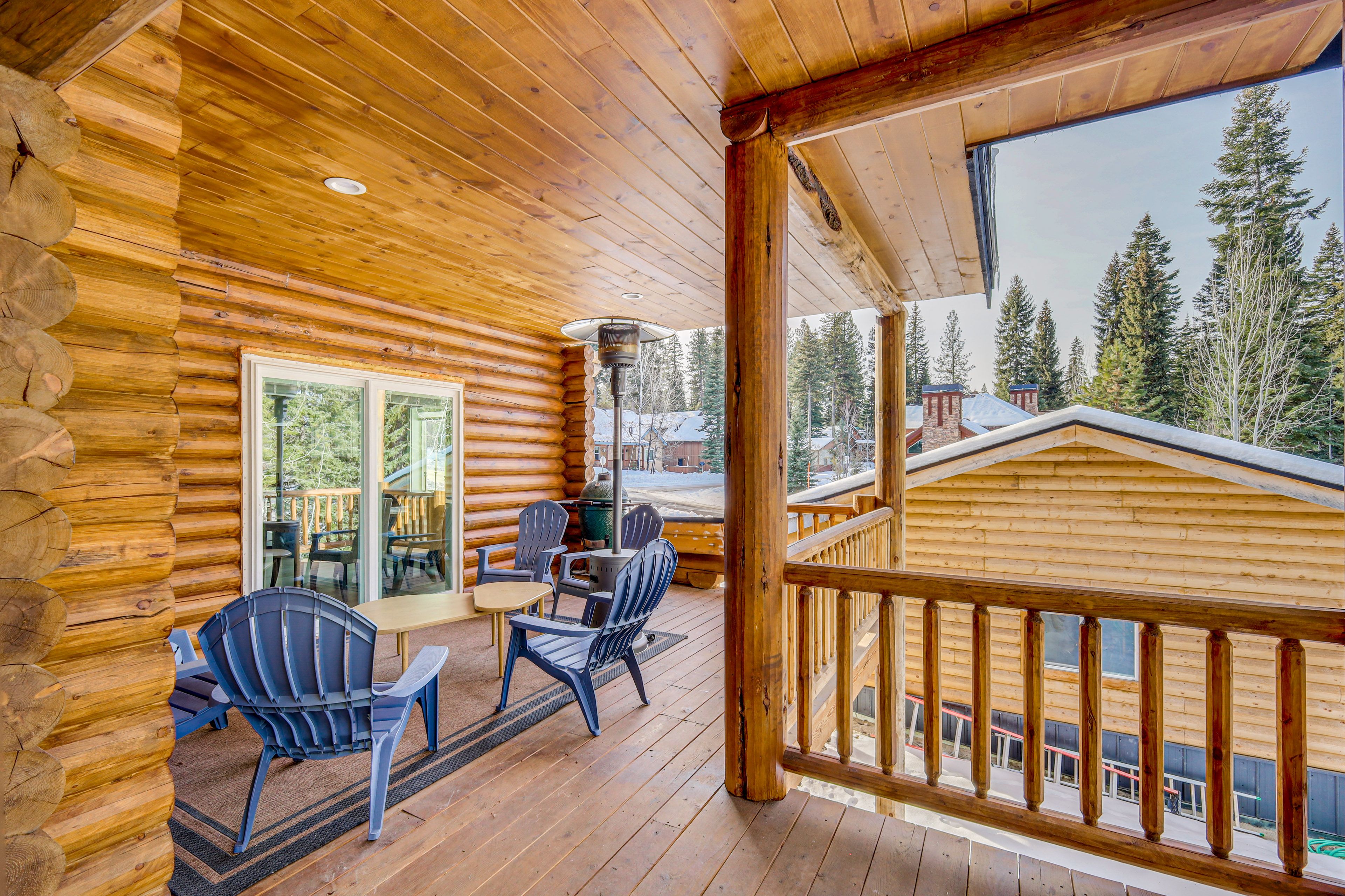 Private Deck | Outdoor Seating