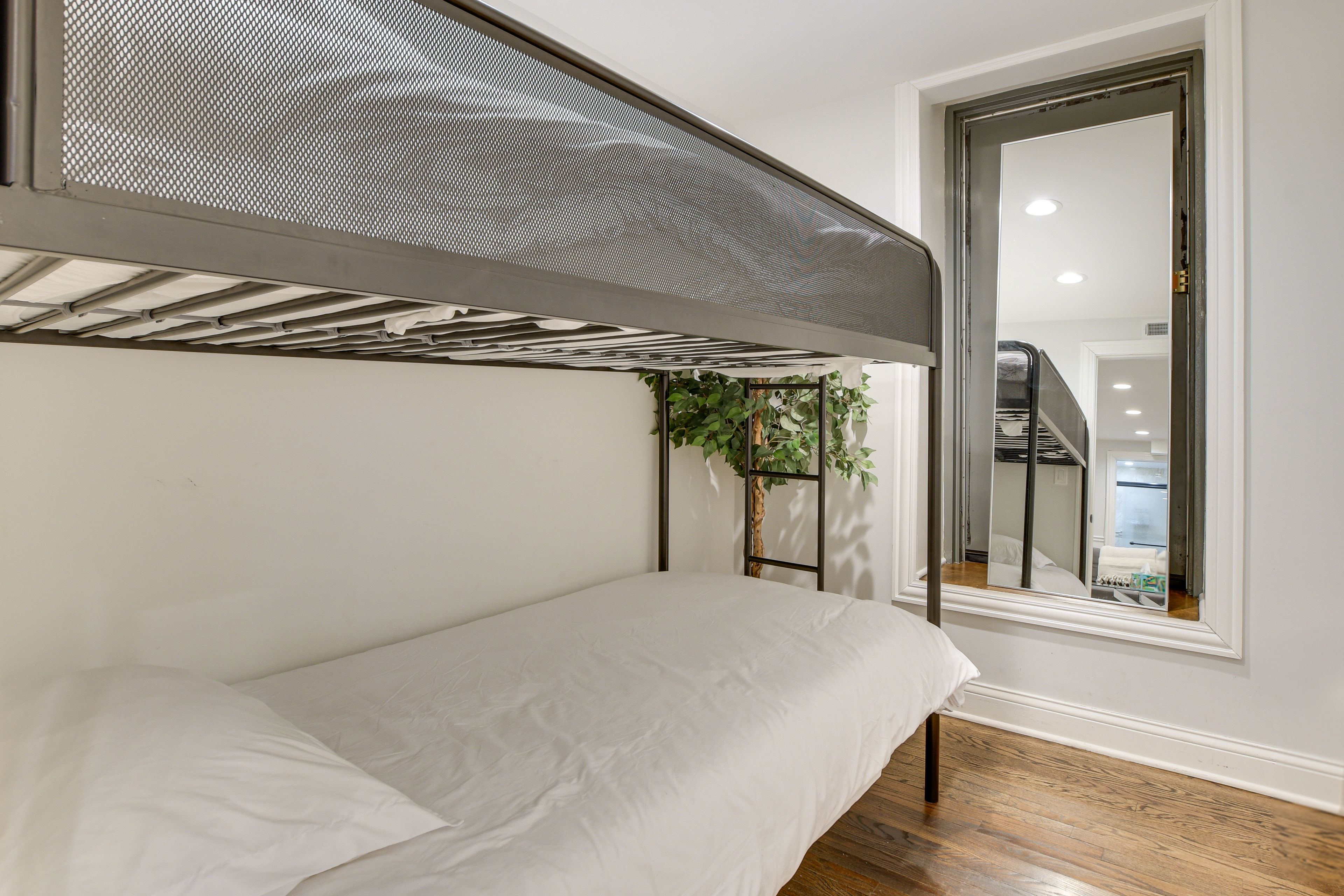 Sleeping Nook | Twin Bunk Bed