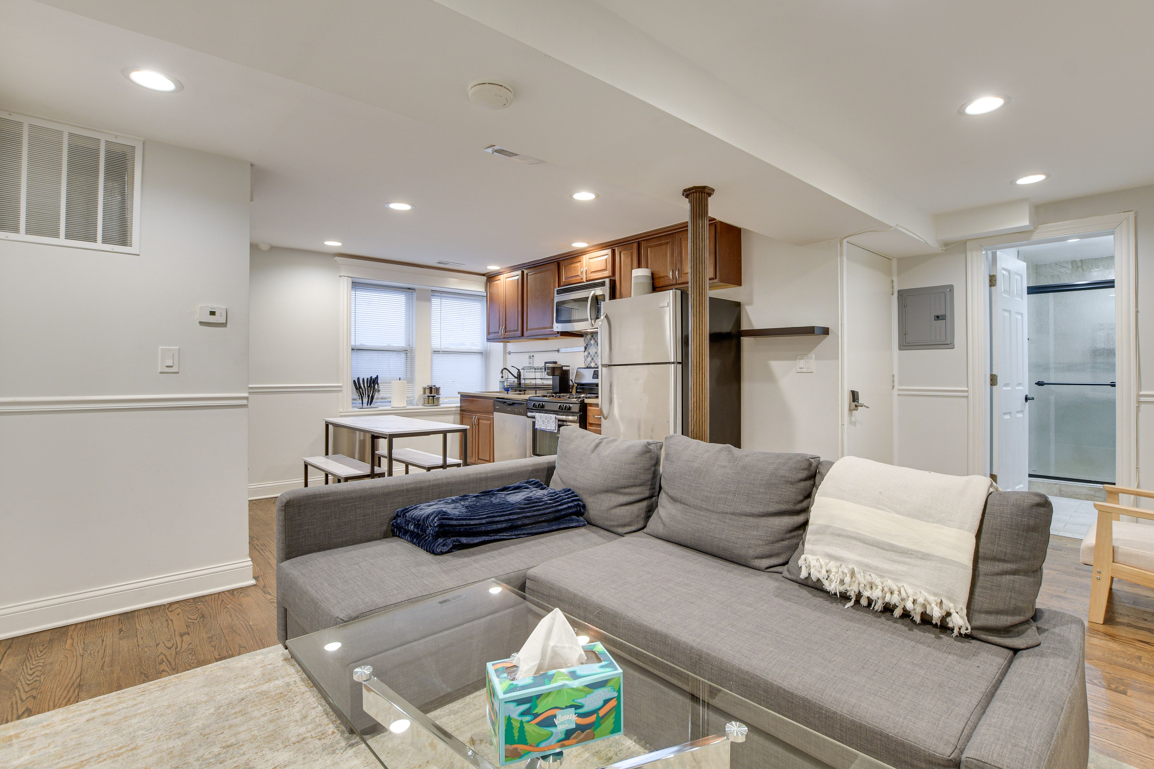 Chicago Vacation Rental | 1BR | 1BA | Steps to Enter | 750 Sq Ft