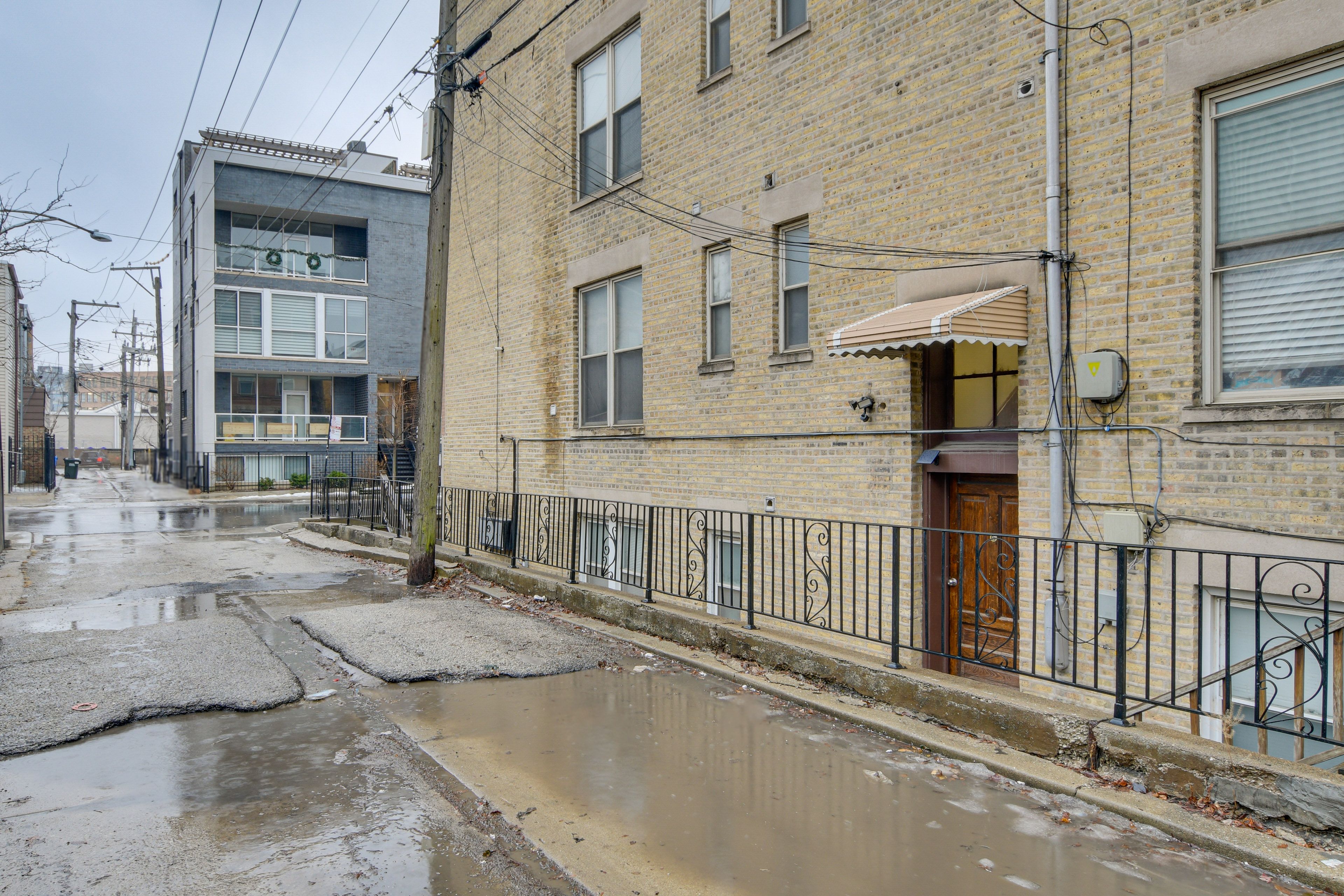 Parking | Street Parking (1 Vehicle; Permit Provided)