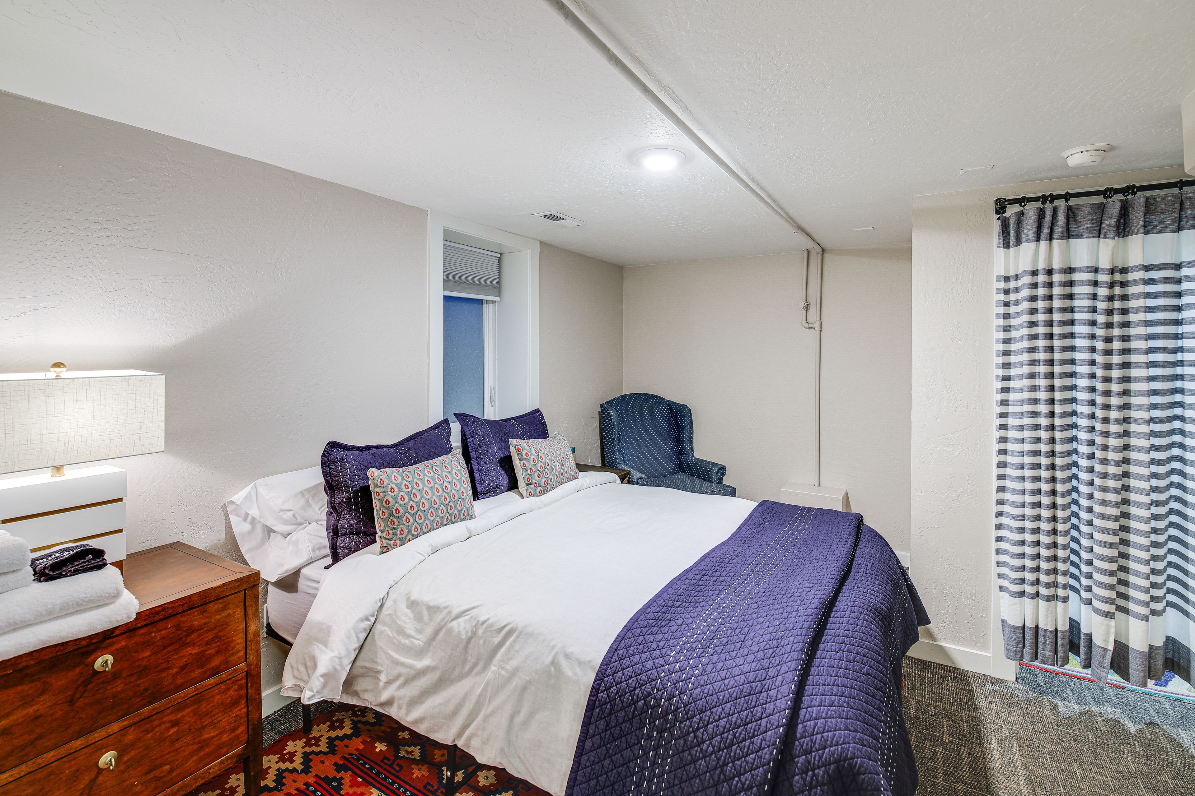 Bedroom 3 | Queen Bed | Basement Level