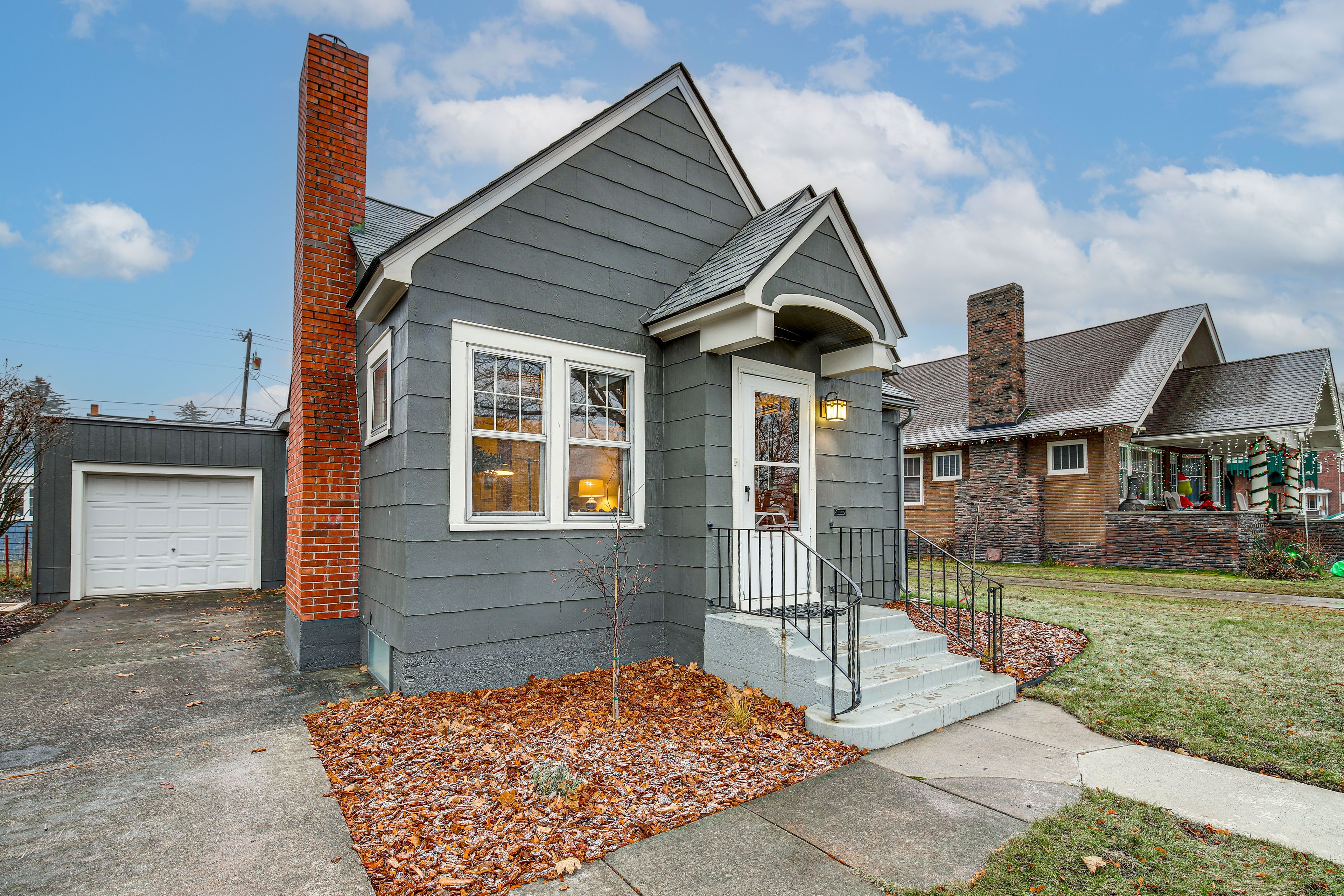 Parking | Driveway (3 Vehicles) | Street Parking