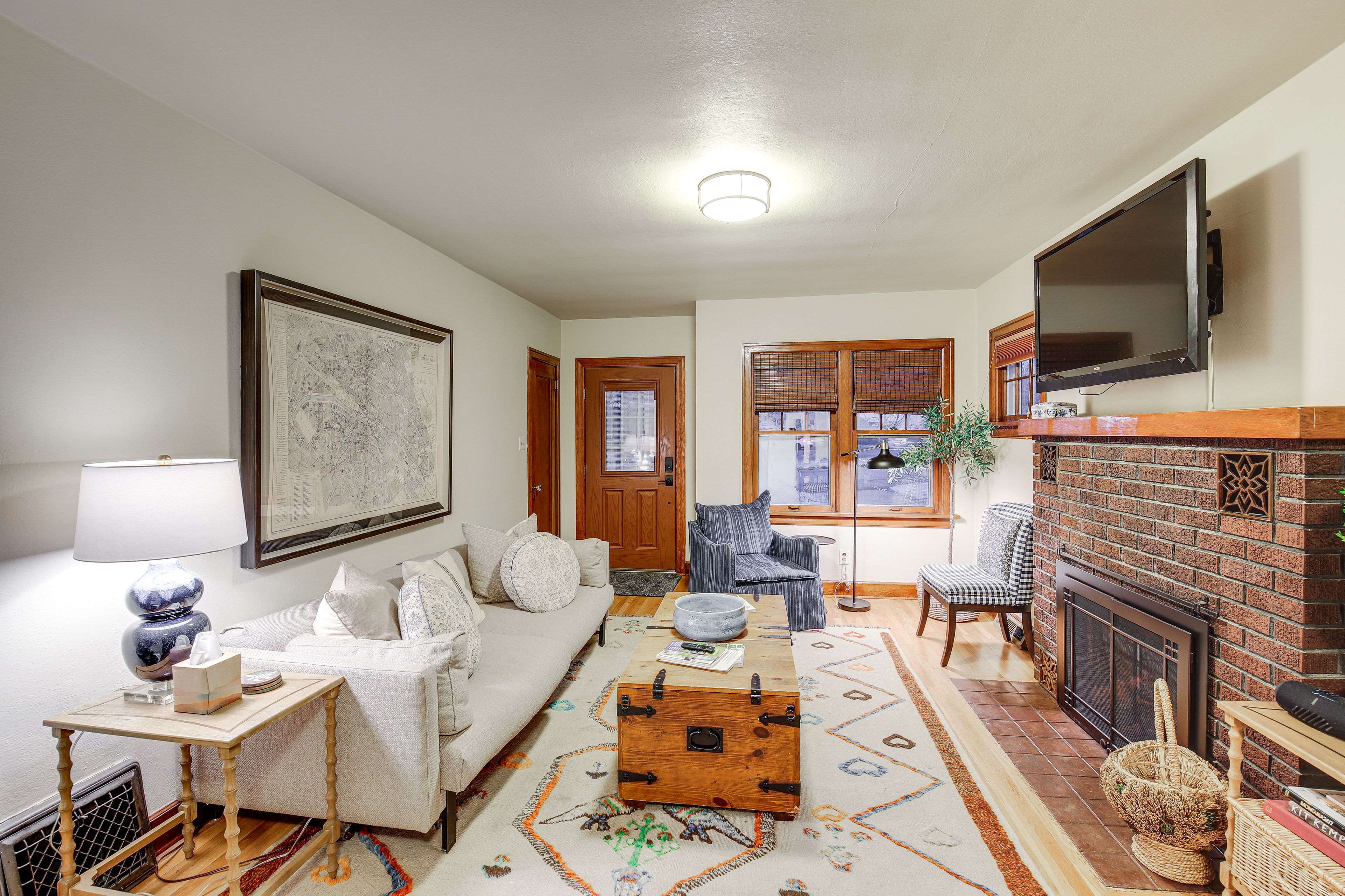 Living Room | Smart TV | Free WiFi | 1st Floor