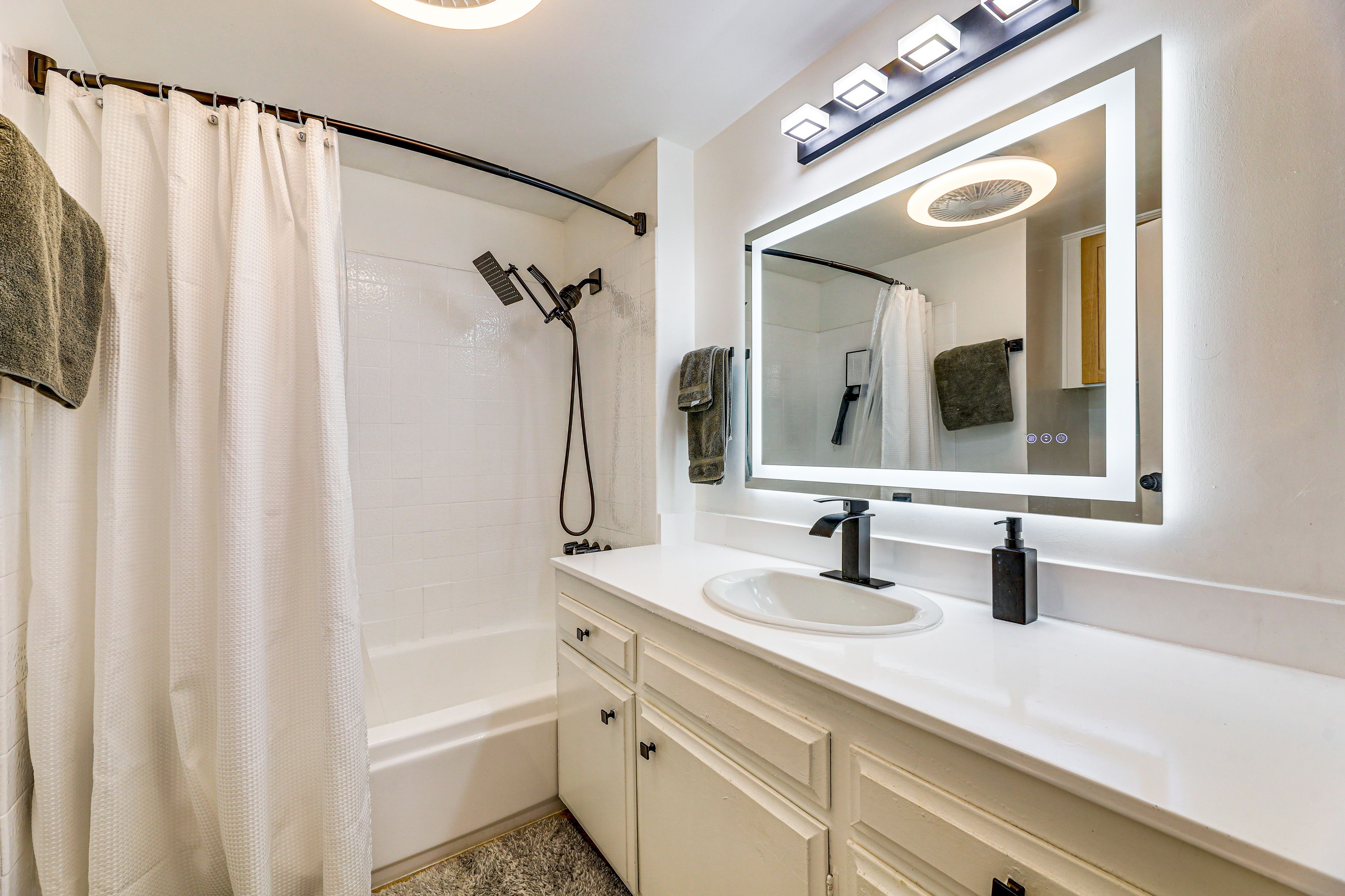 Bathroom | Towels Provided