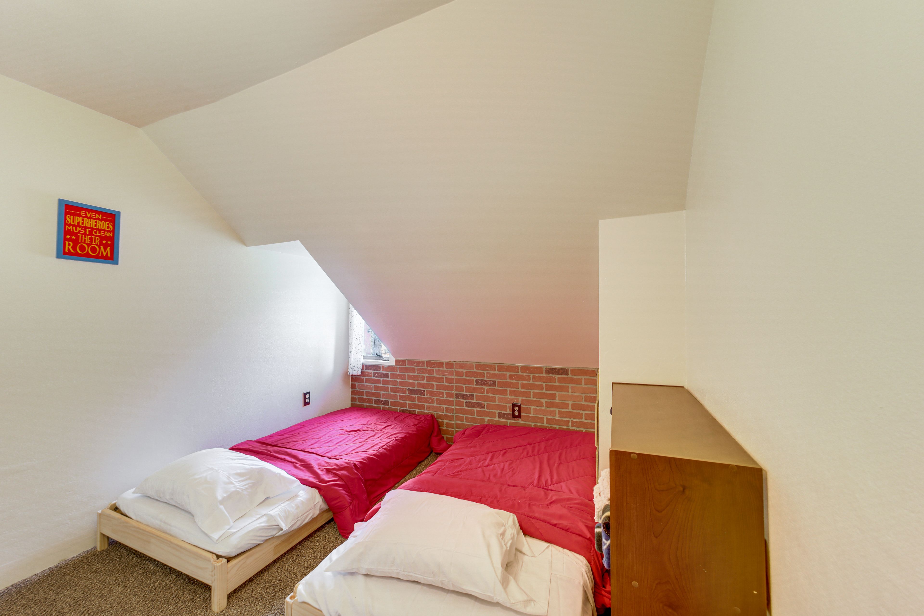 Bedroom 4 | 2 Twin Beds | 2nd Floor