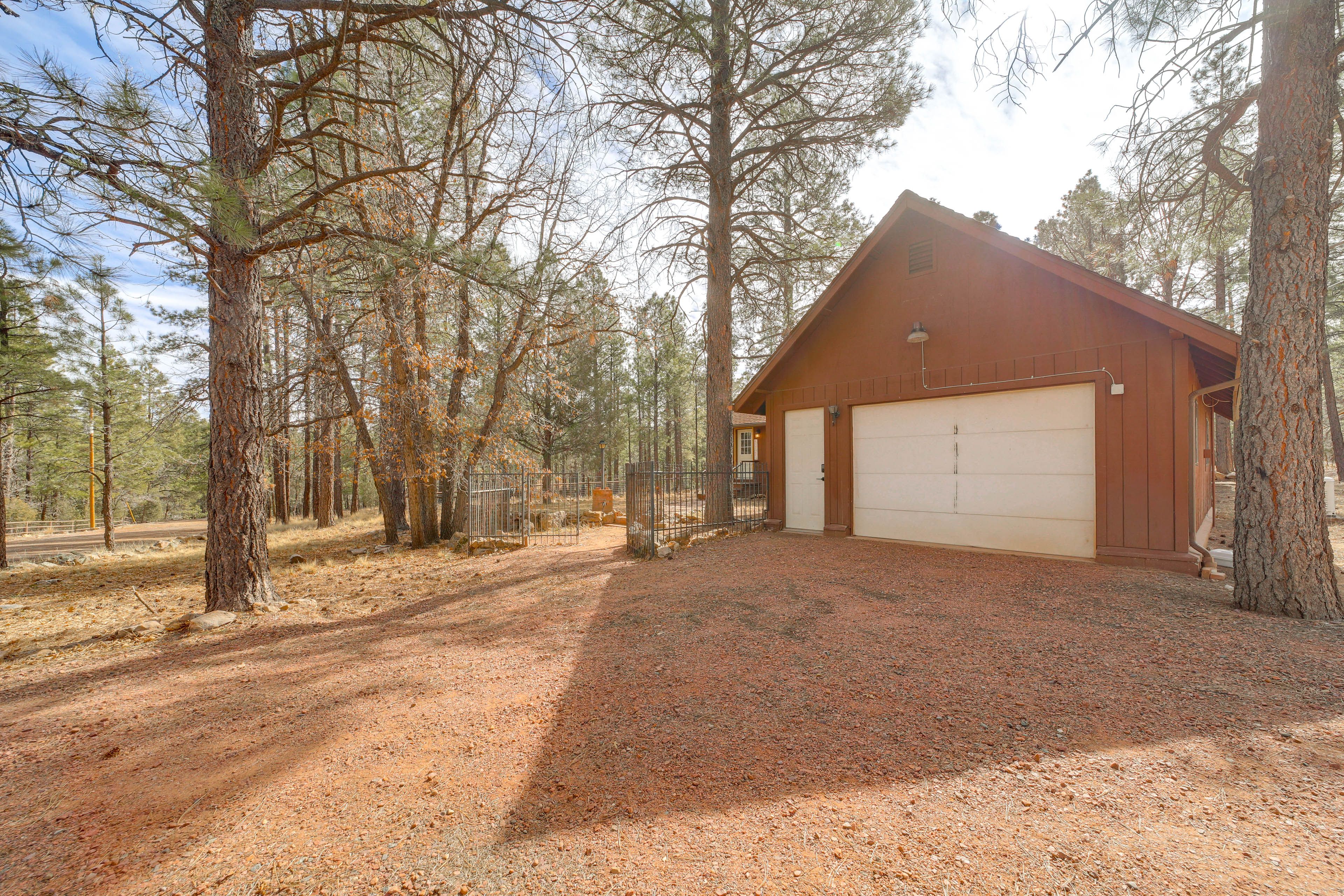 Parking | Circular Driveway (7 Vehicles)