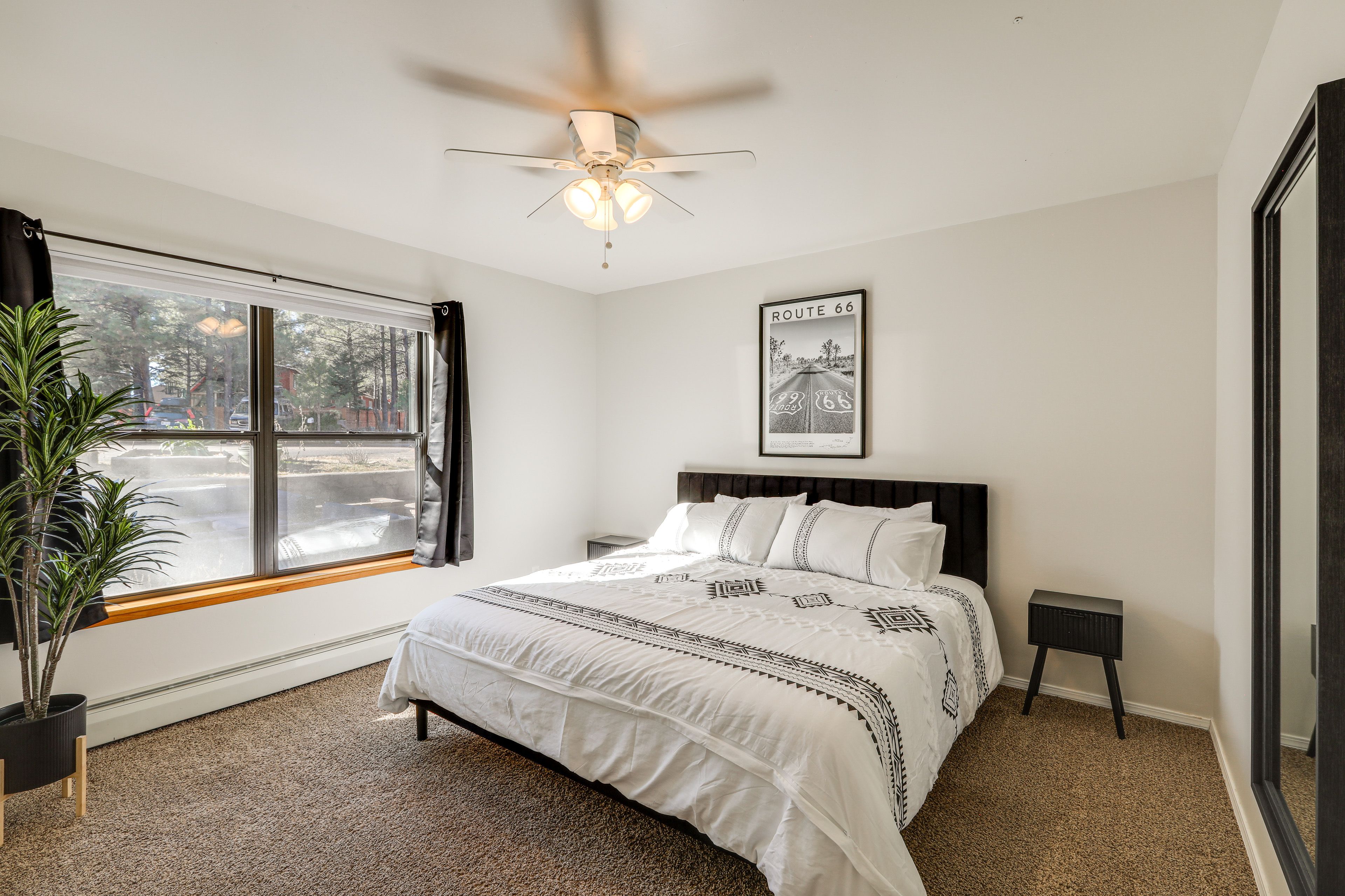 Bedroom 1 | King Bed | 1st Floor