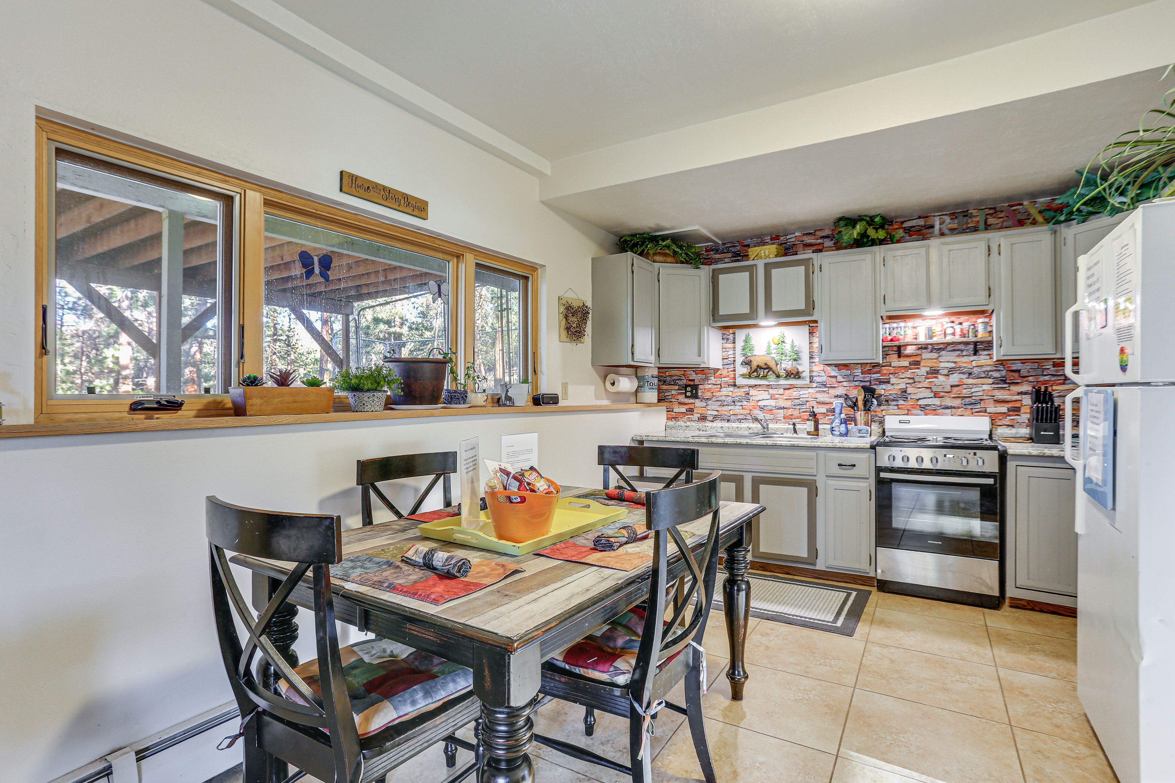 Dining & Kitchen Area | Central Heating