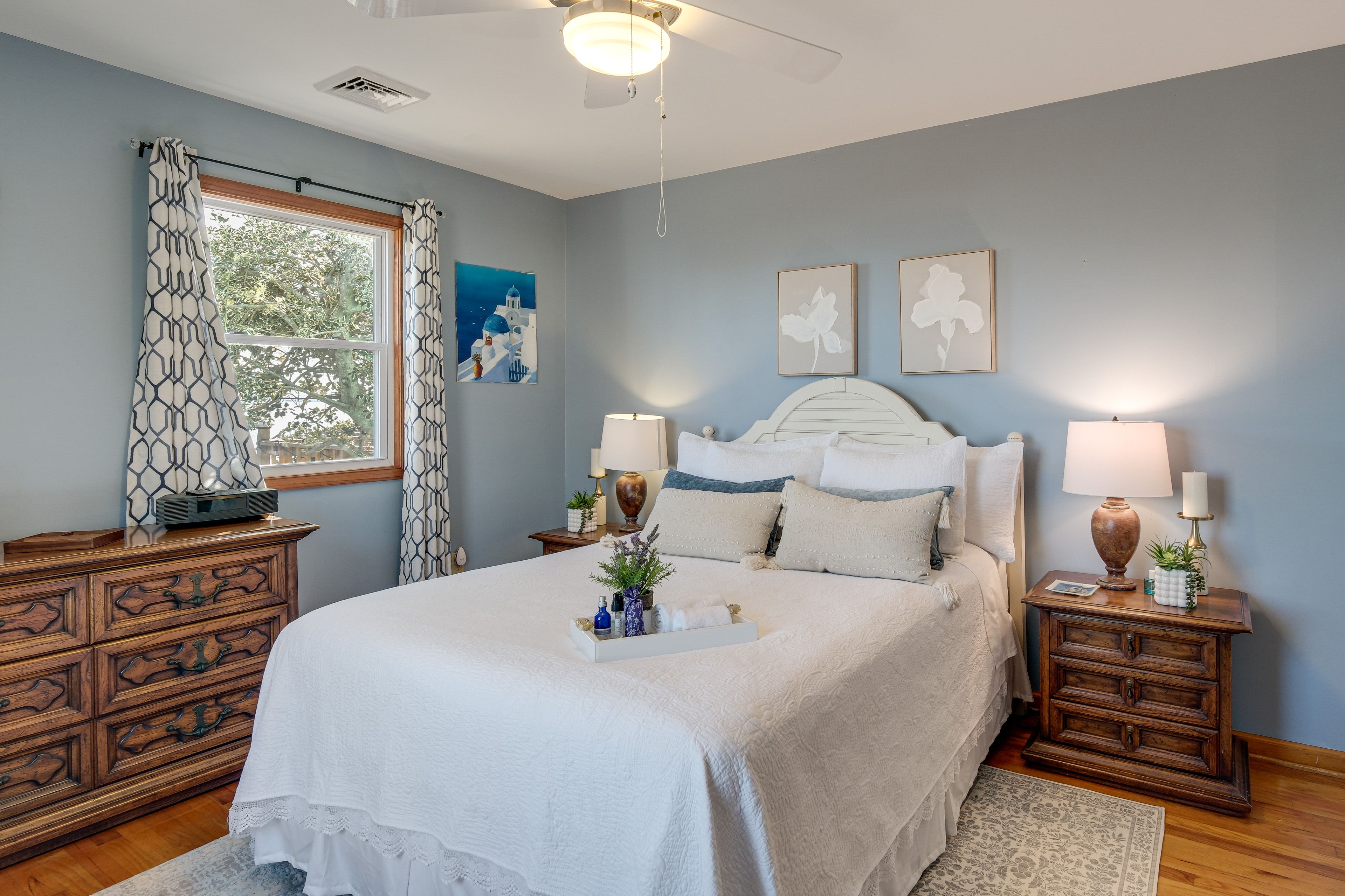 Bedroom 1 | Queen Bed