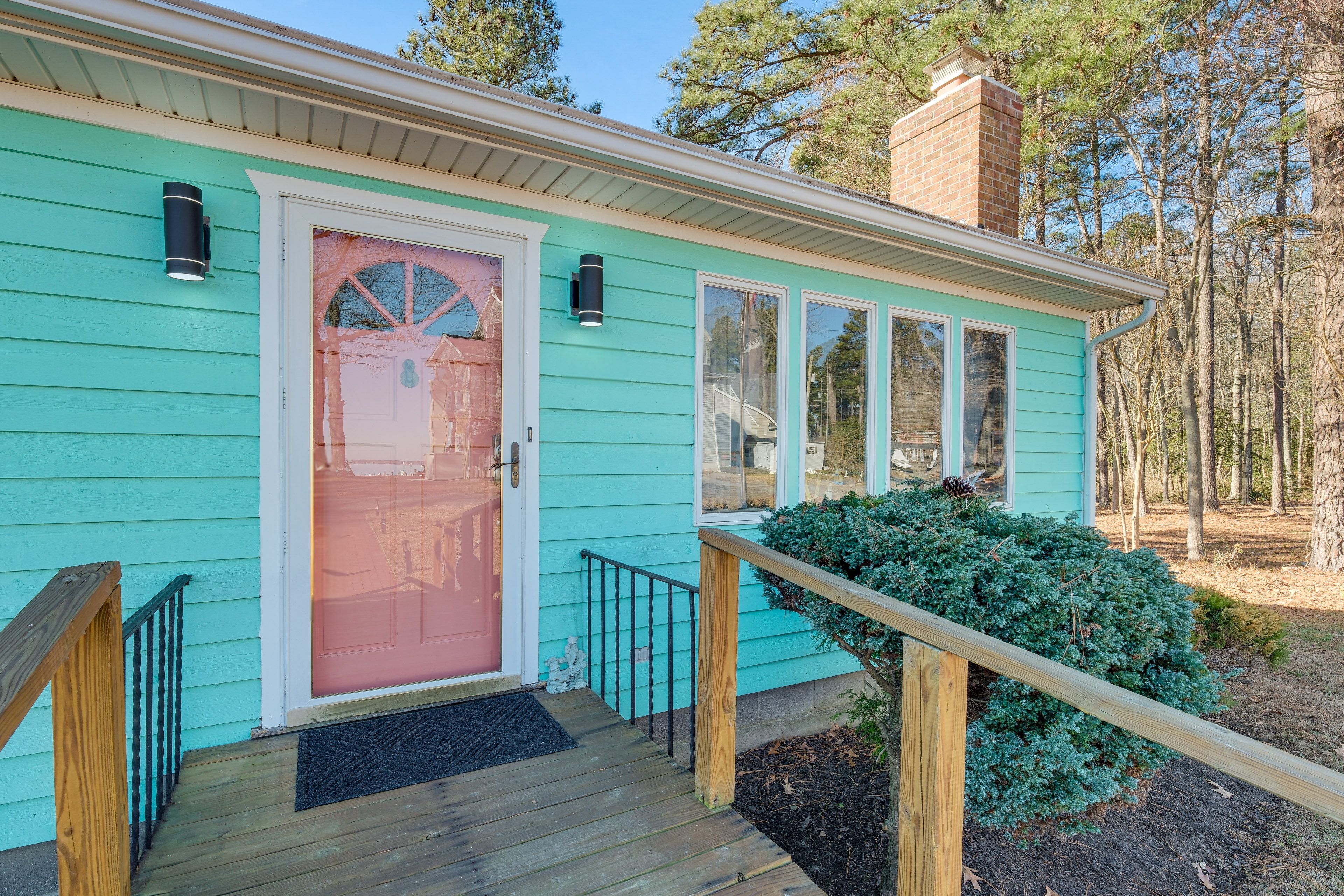 House Exterior | Keyless Entry