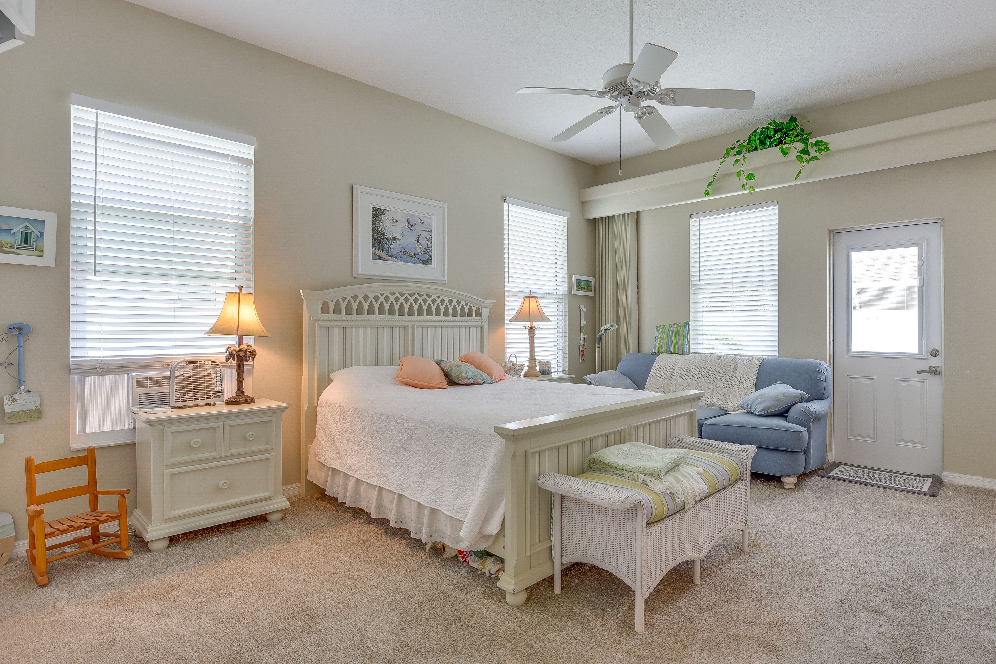 Bedroom 2 | Queen Bed
