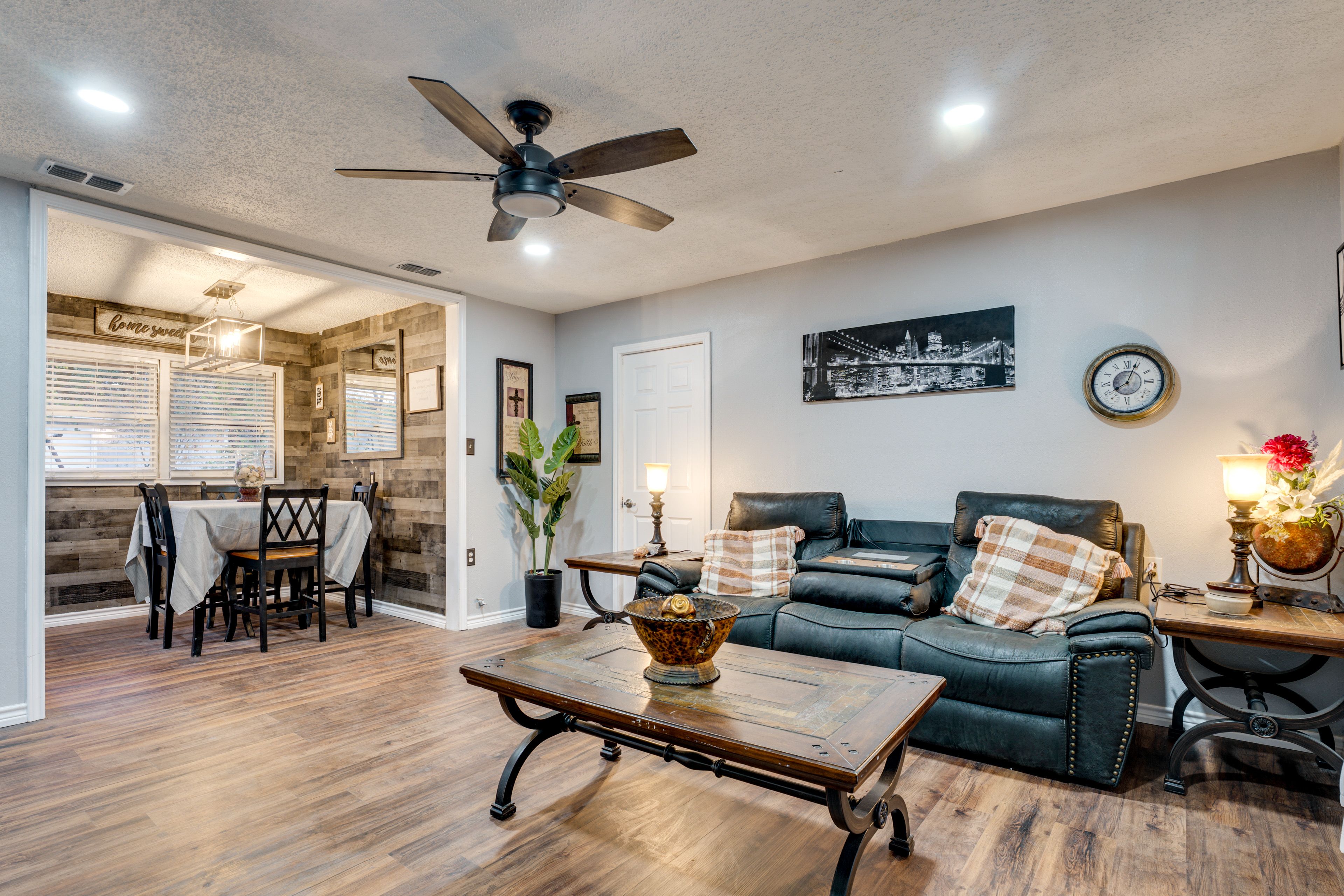 Victoria Vacation Rental | 3BR | 1BA | Step to Enter | 1,266 Sq Ft