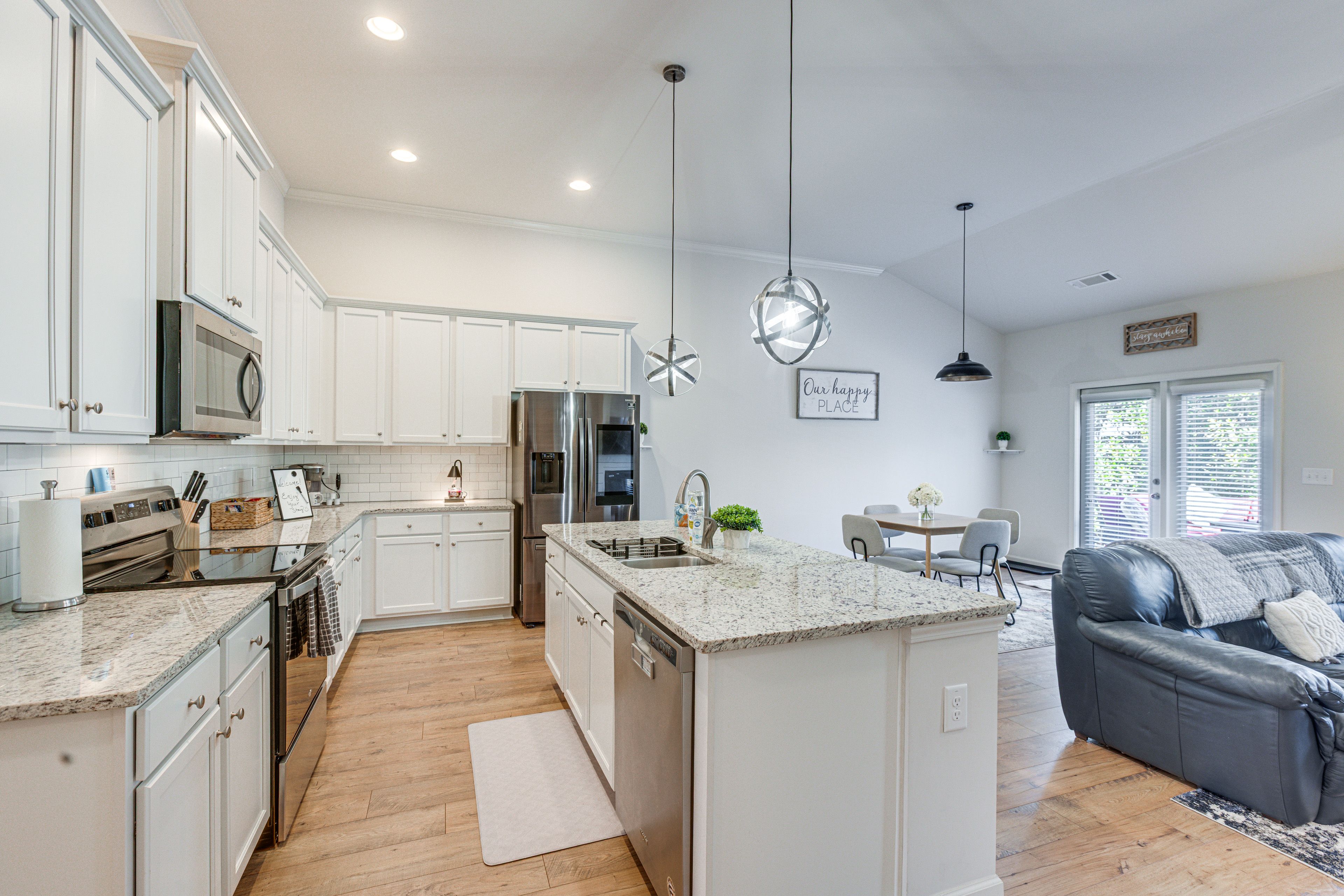 Kitchen | Keurig Coffee Maker | Toaster | Dishwasher