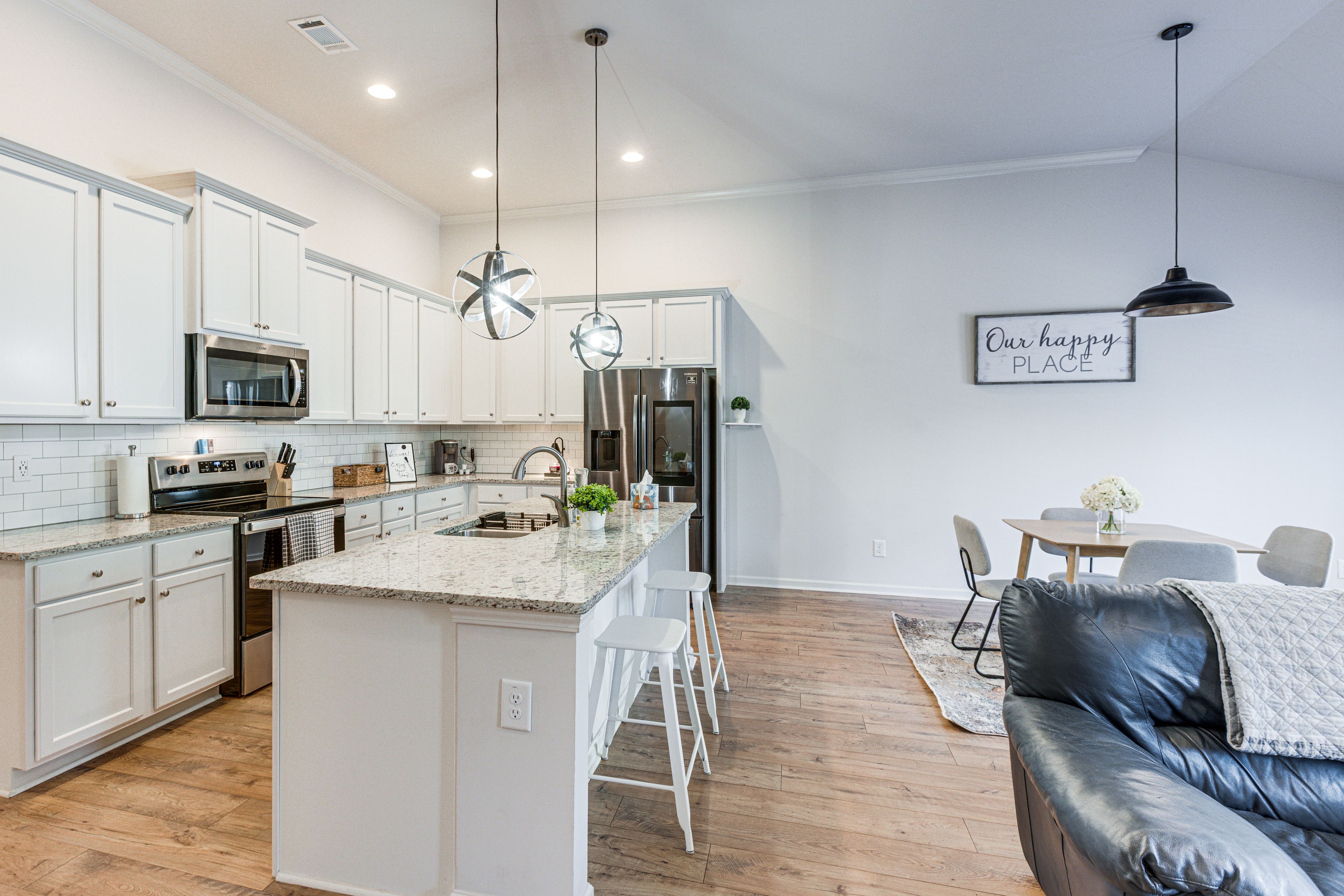 Single-Story Home | Cooking Basics | Breakfast Bar