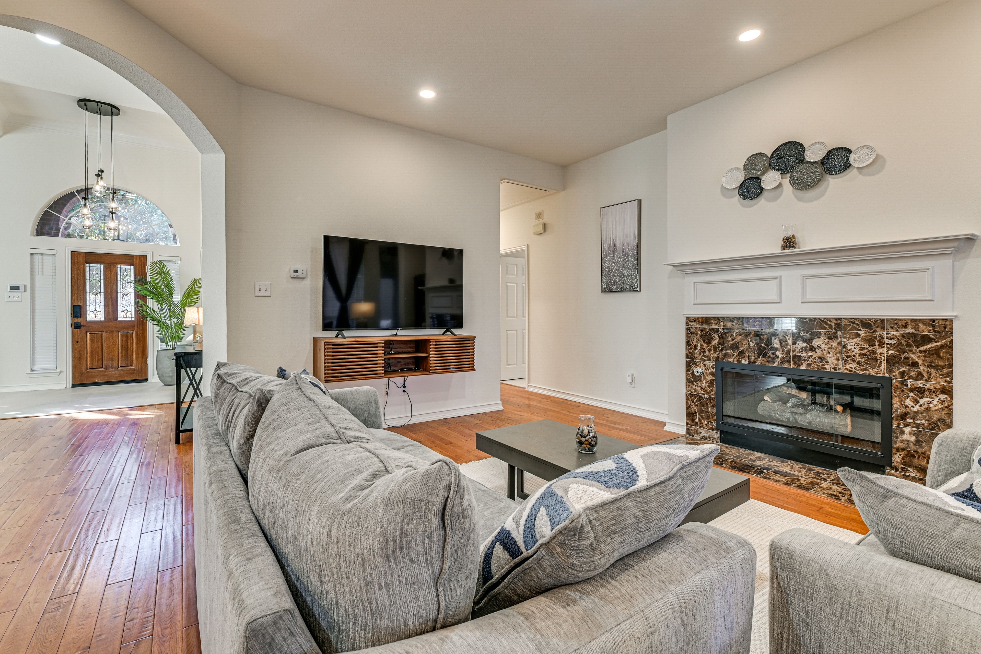 Living Room | Smart TV