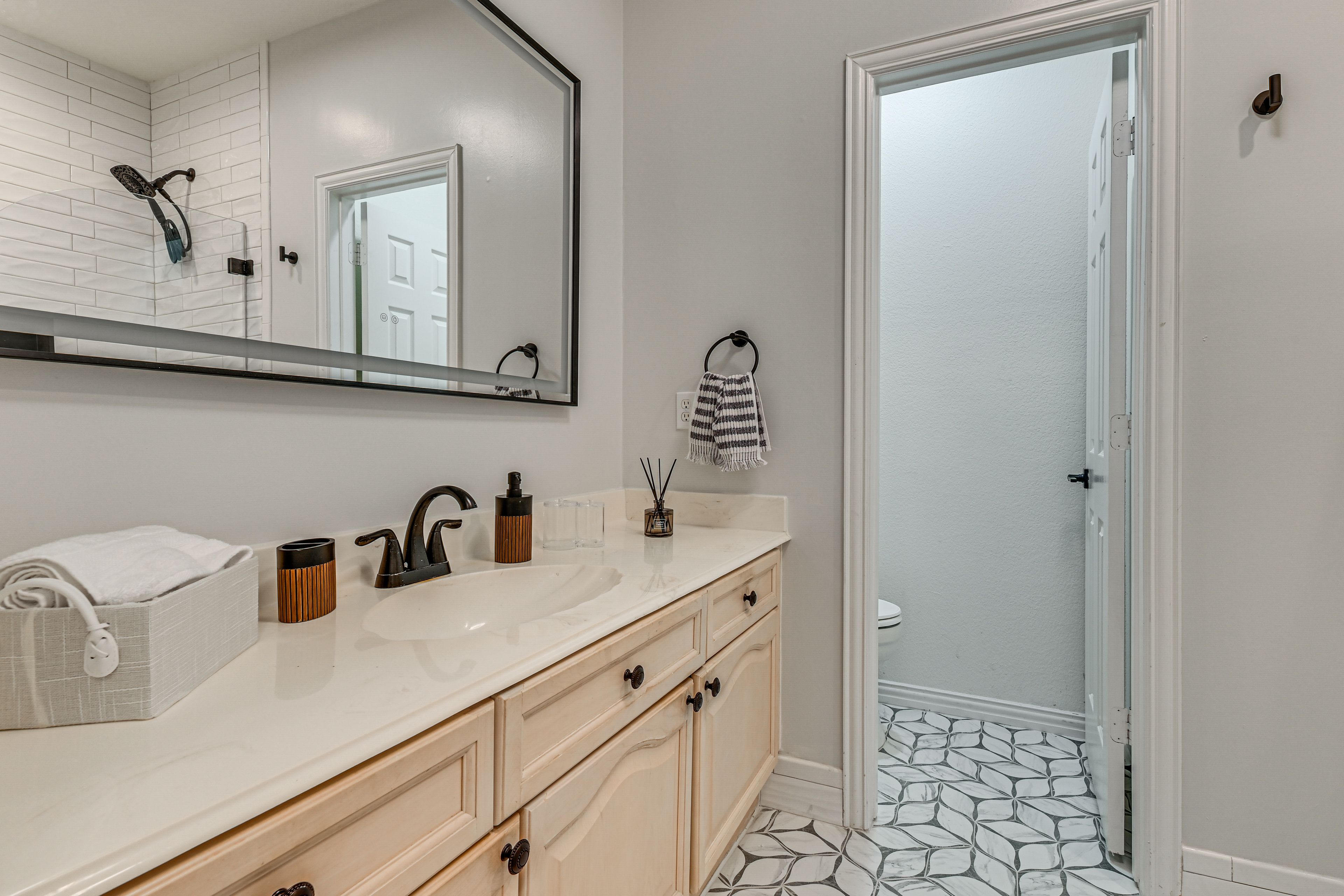 Bathroom | Bathtub/Shower