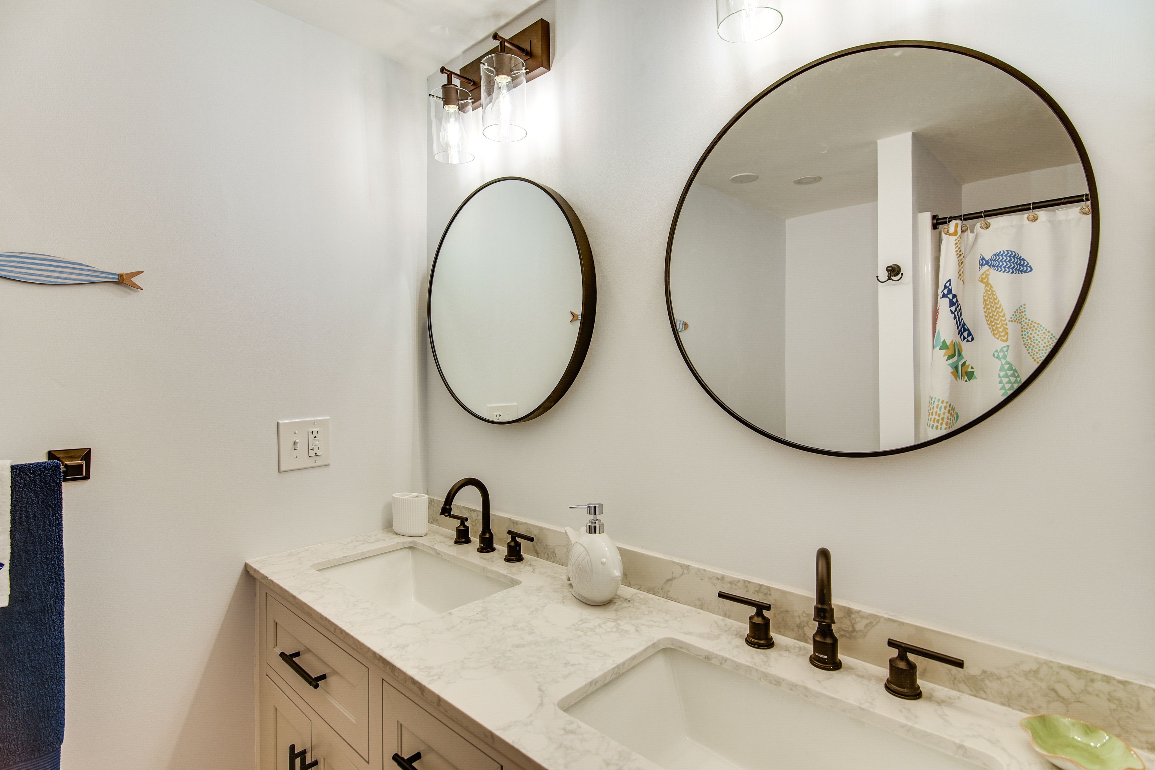 Full Bathroom | Main Level