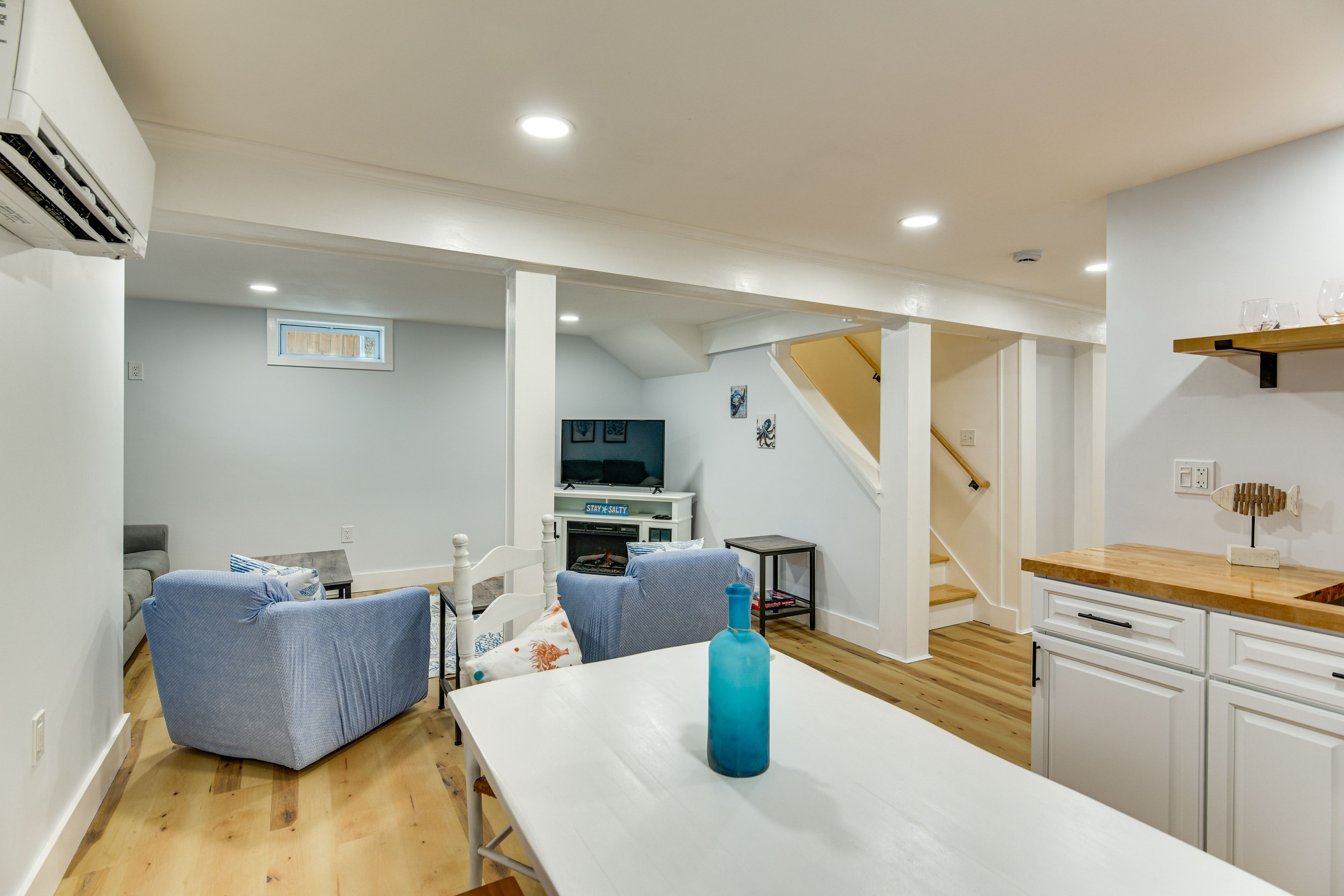 Basement Lounge | Lower Level