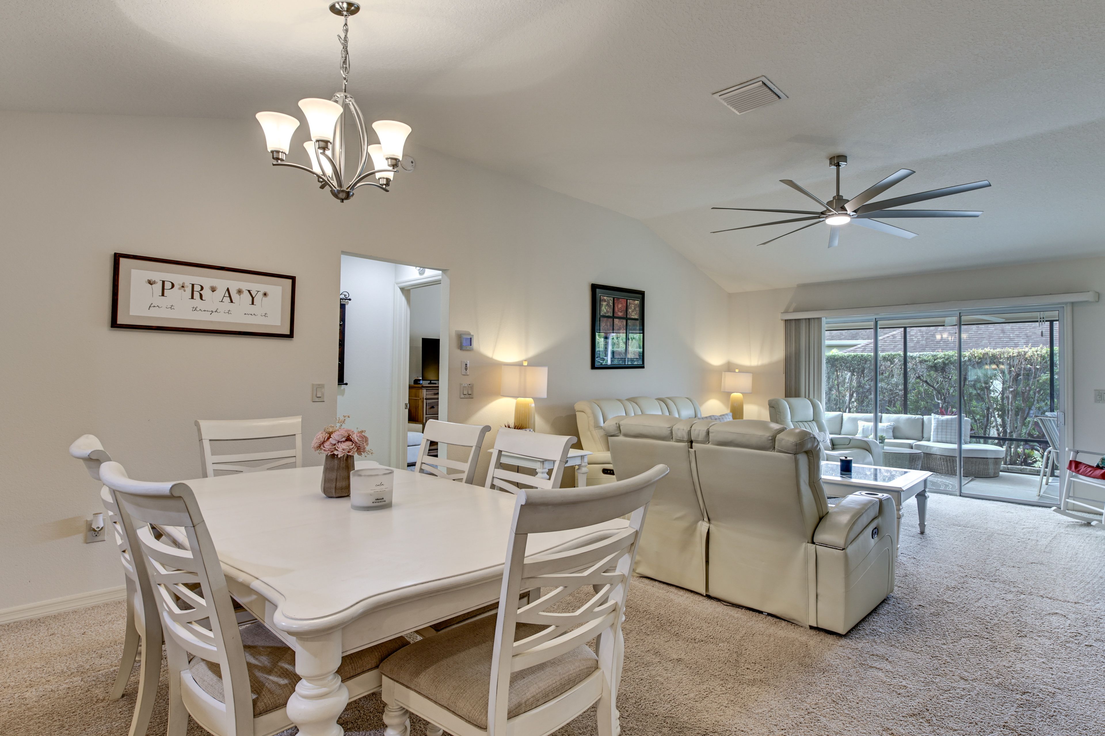 Dining Area | Dishware/Flatware Provided