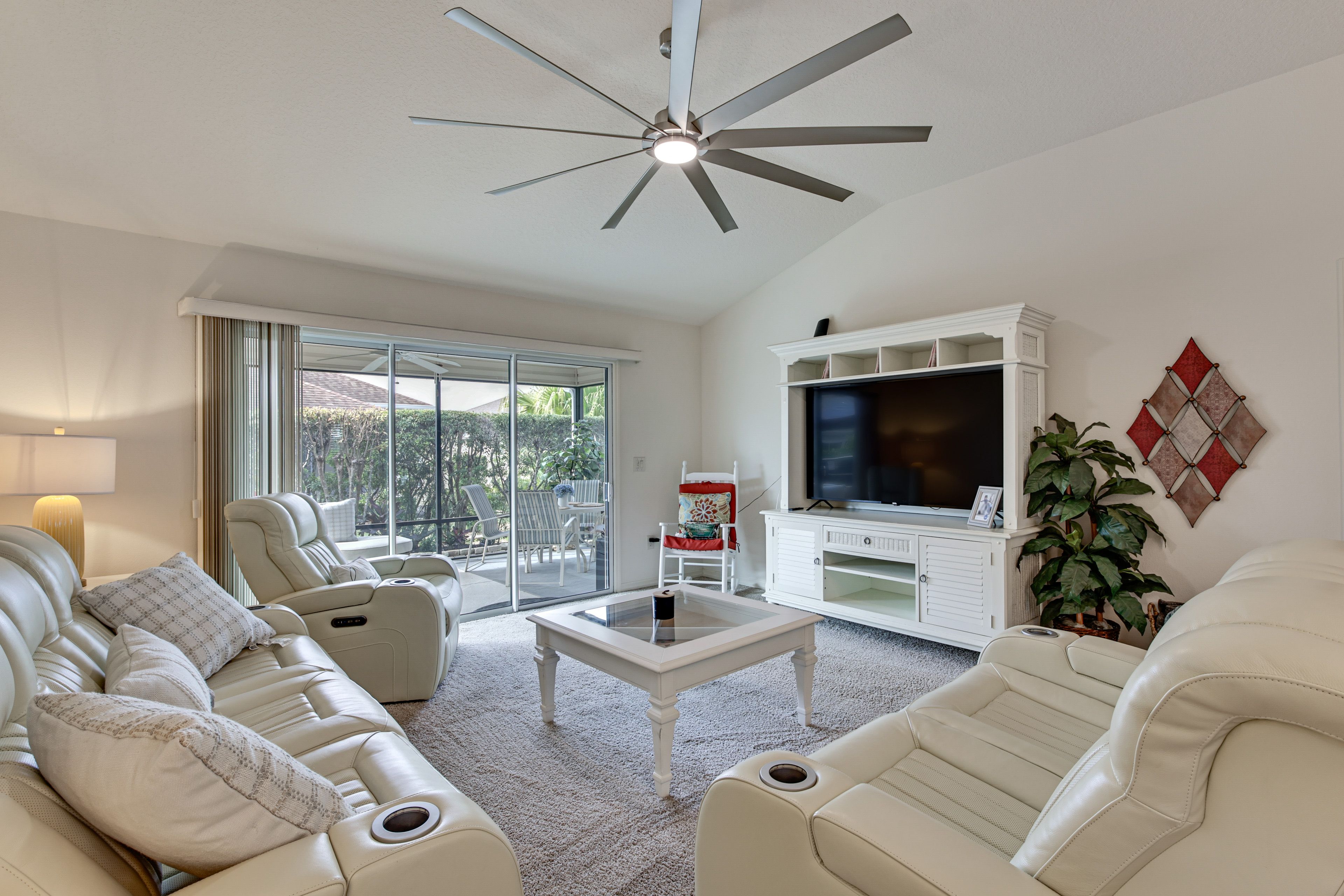 Living Room | Flat-Screen TV