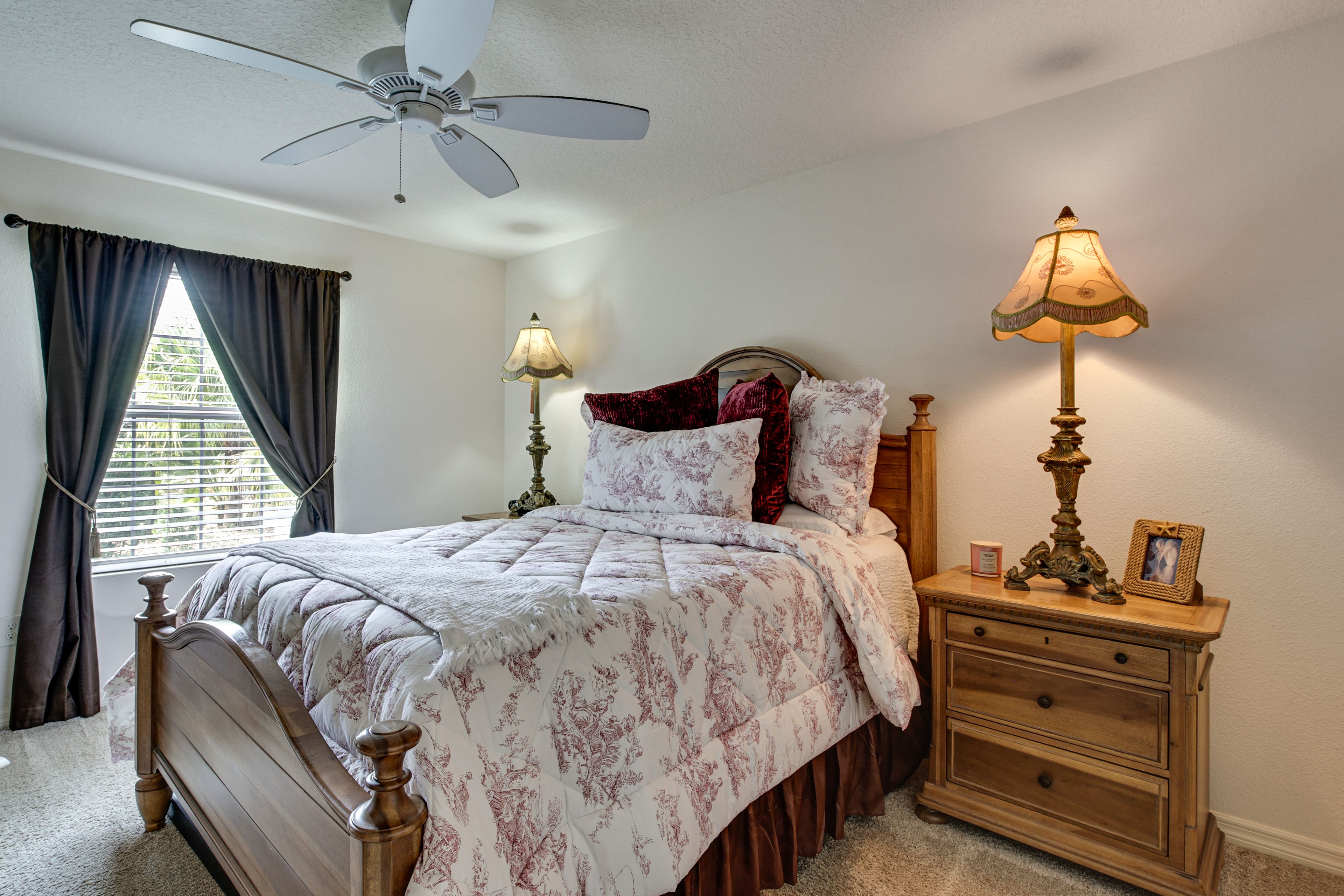 Bedroom 2 | Queen Bed | Flat-Screen TV