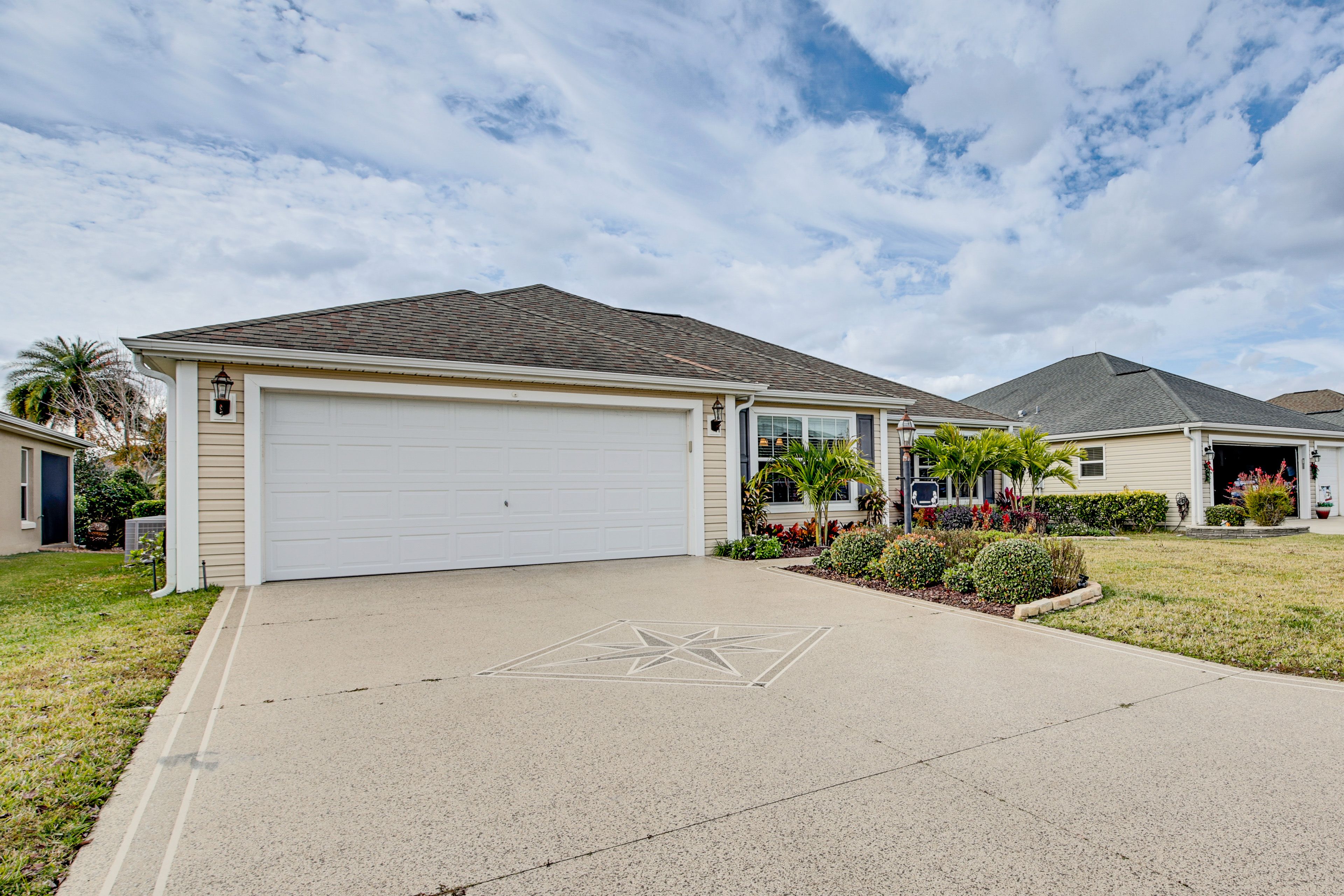 Parking | Driveway (2 Vehicles)