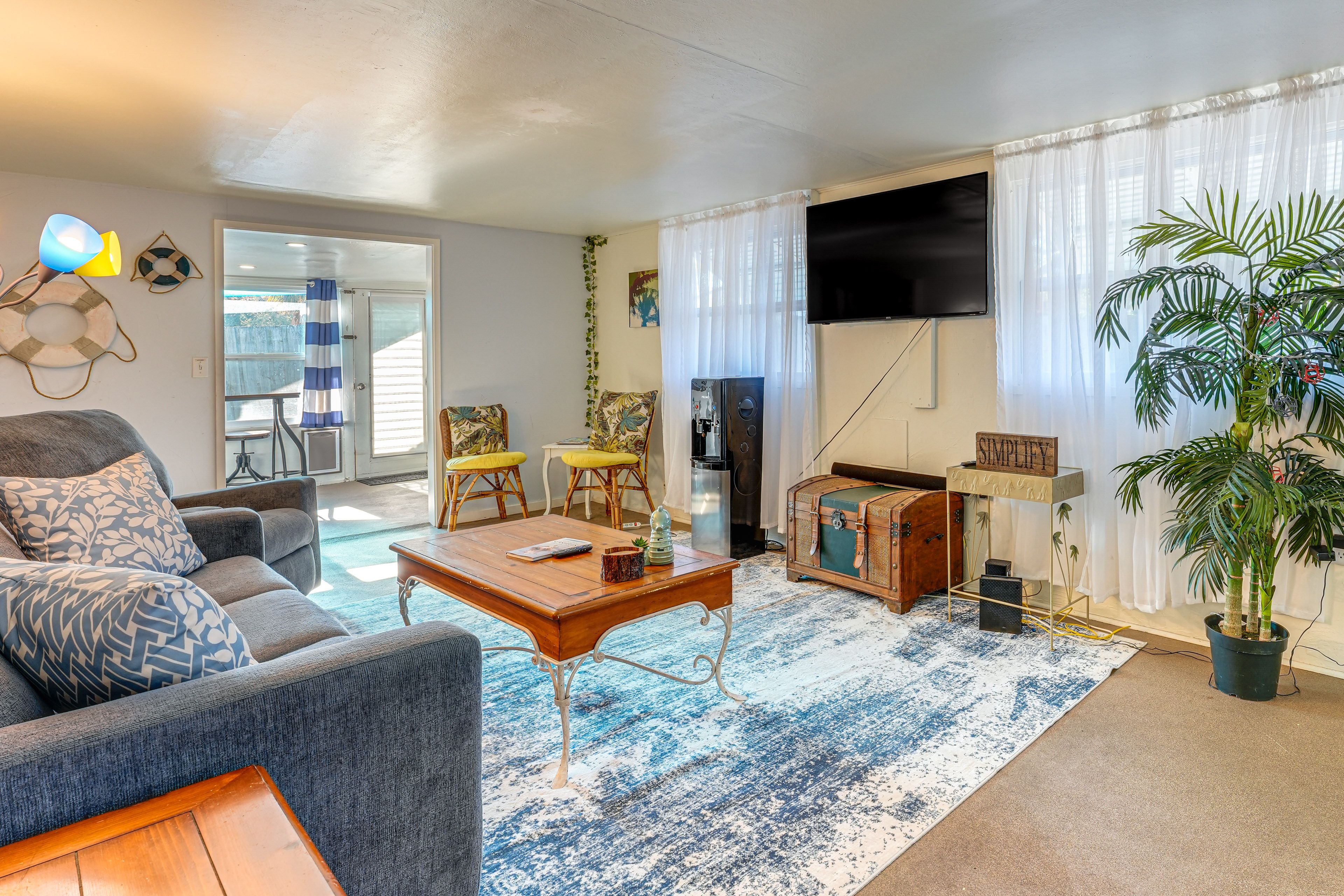 Living Area | Full Sleeper Sofa