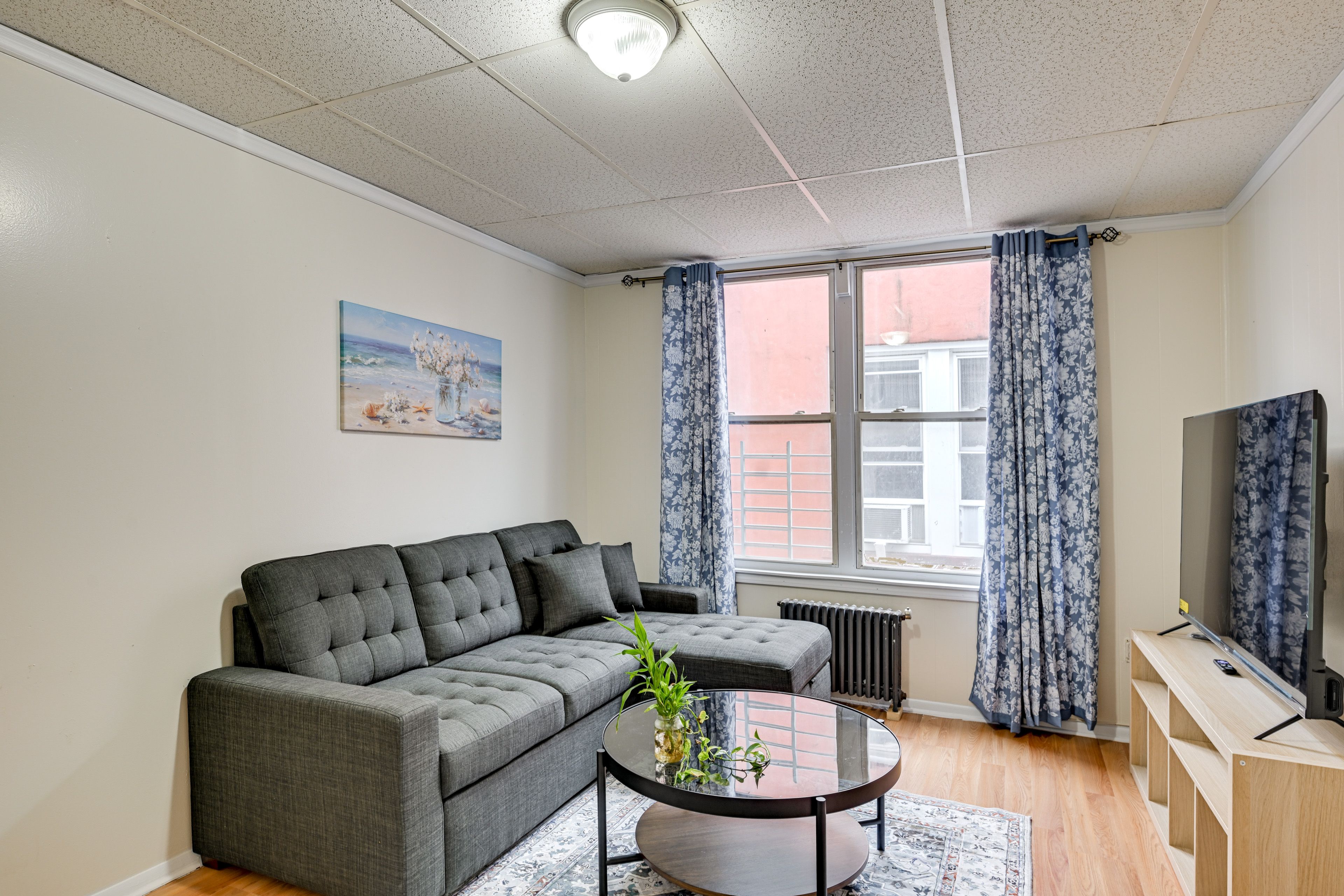 Living Room | Queen Sleeper Sofa