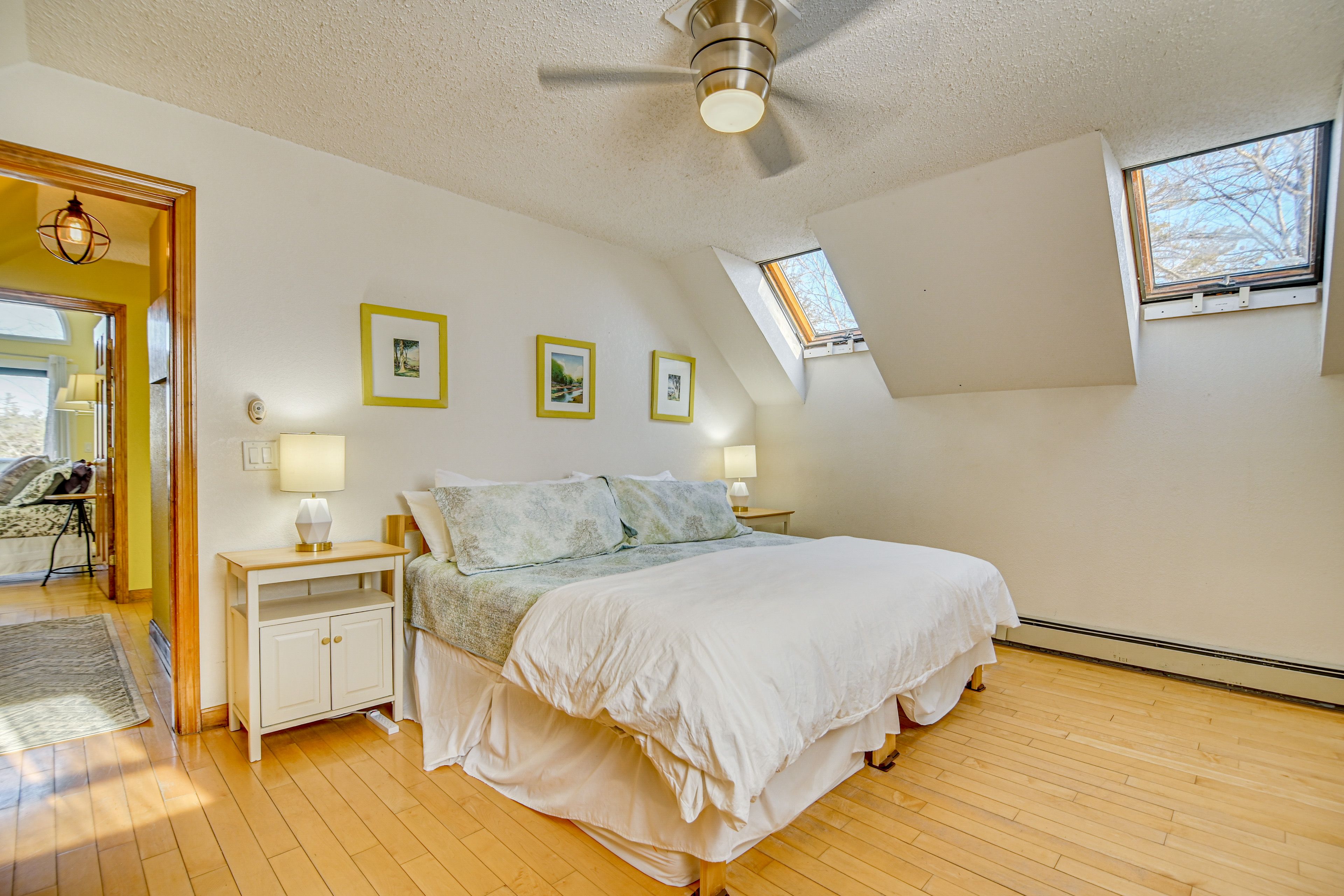 Bedroom 3 | 2nd Floor | California King Bed (Convertible to 2 Twins)