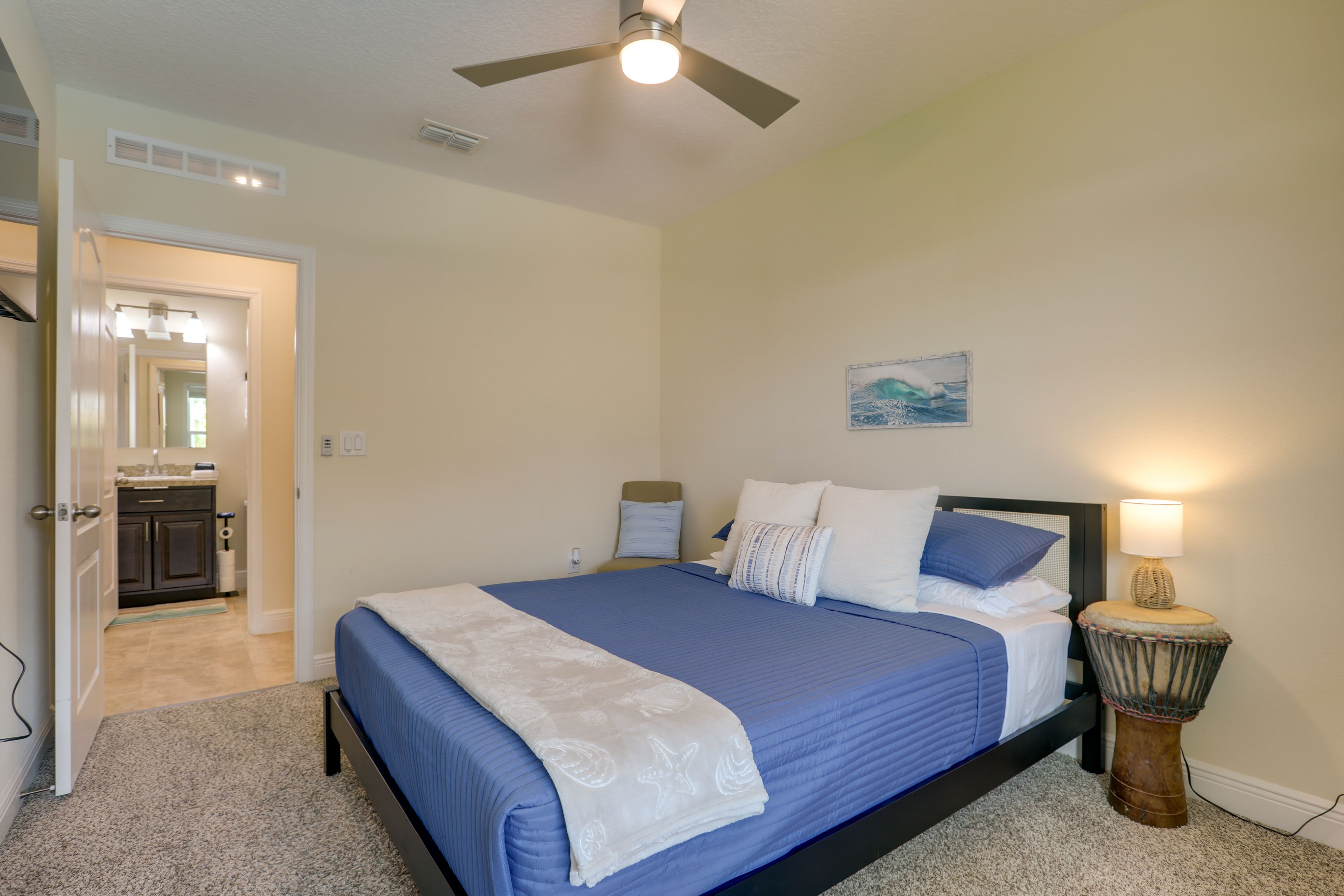 Bedroom 2 | Queen Bed