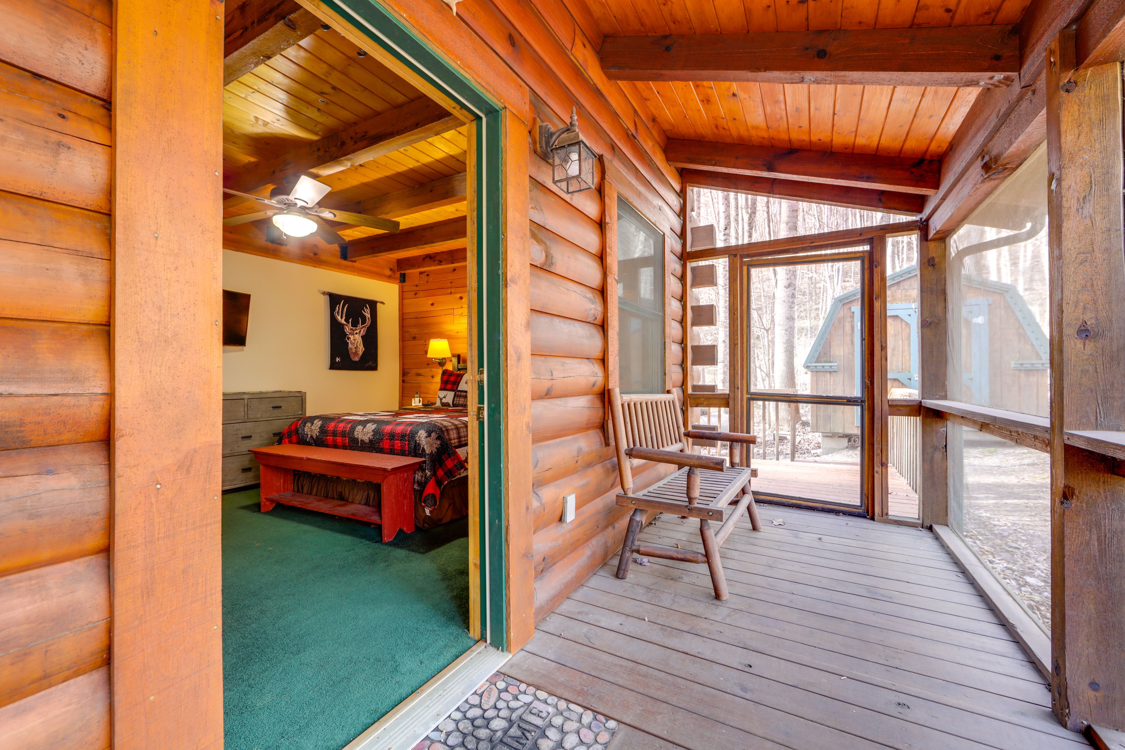 Screened Porch | Dining Area