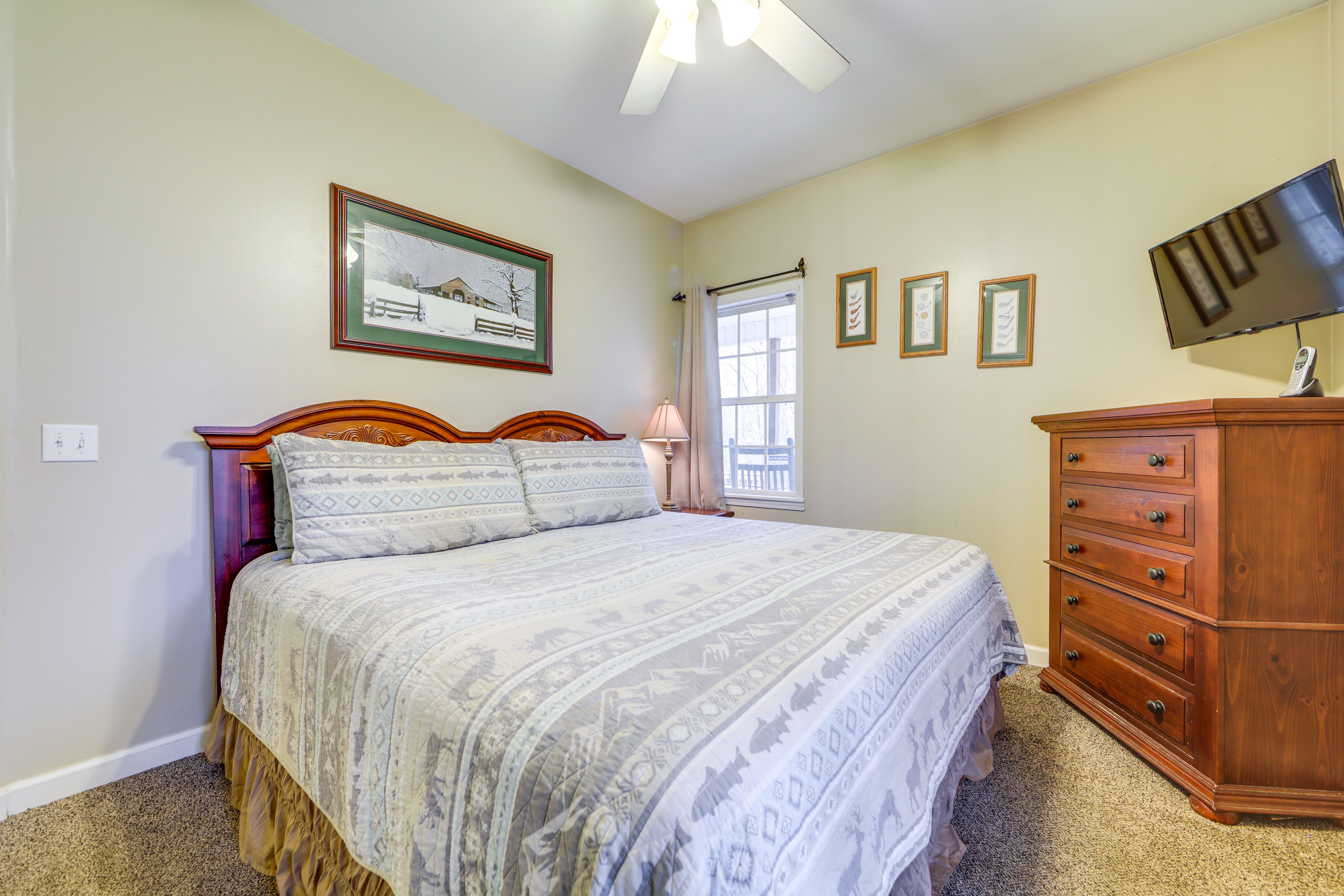 Bedroom 2 | King Bed | 1st Floor