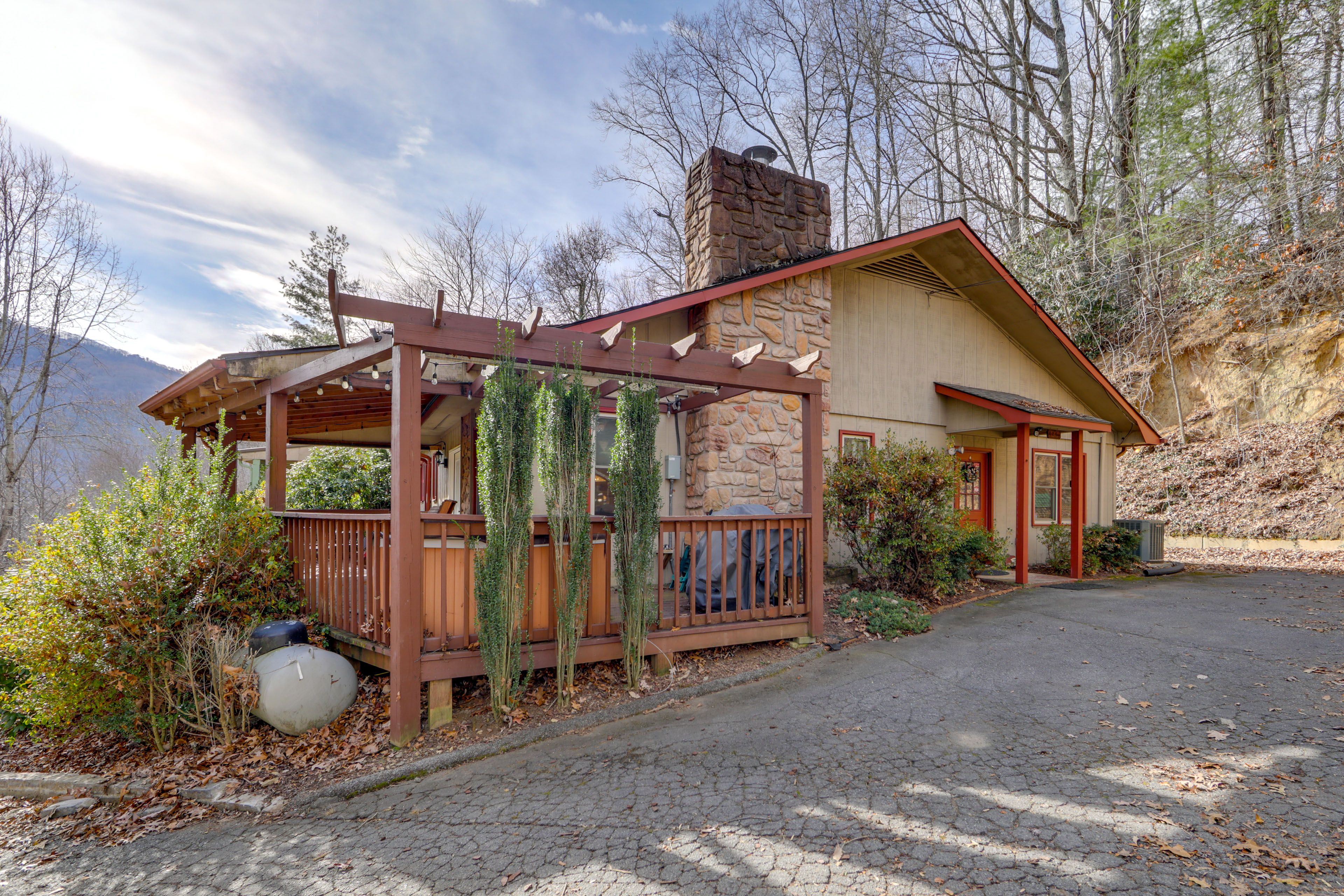 Duplex Exterior | Shared Driveway (3 Vehicles)