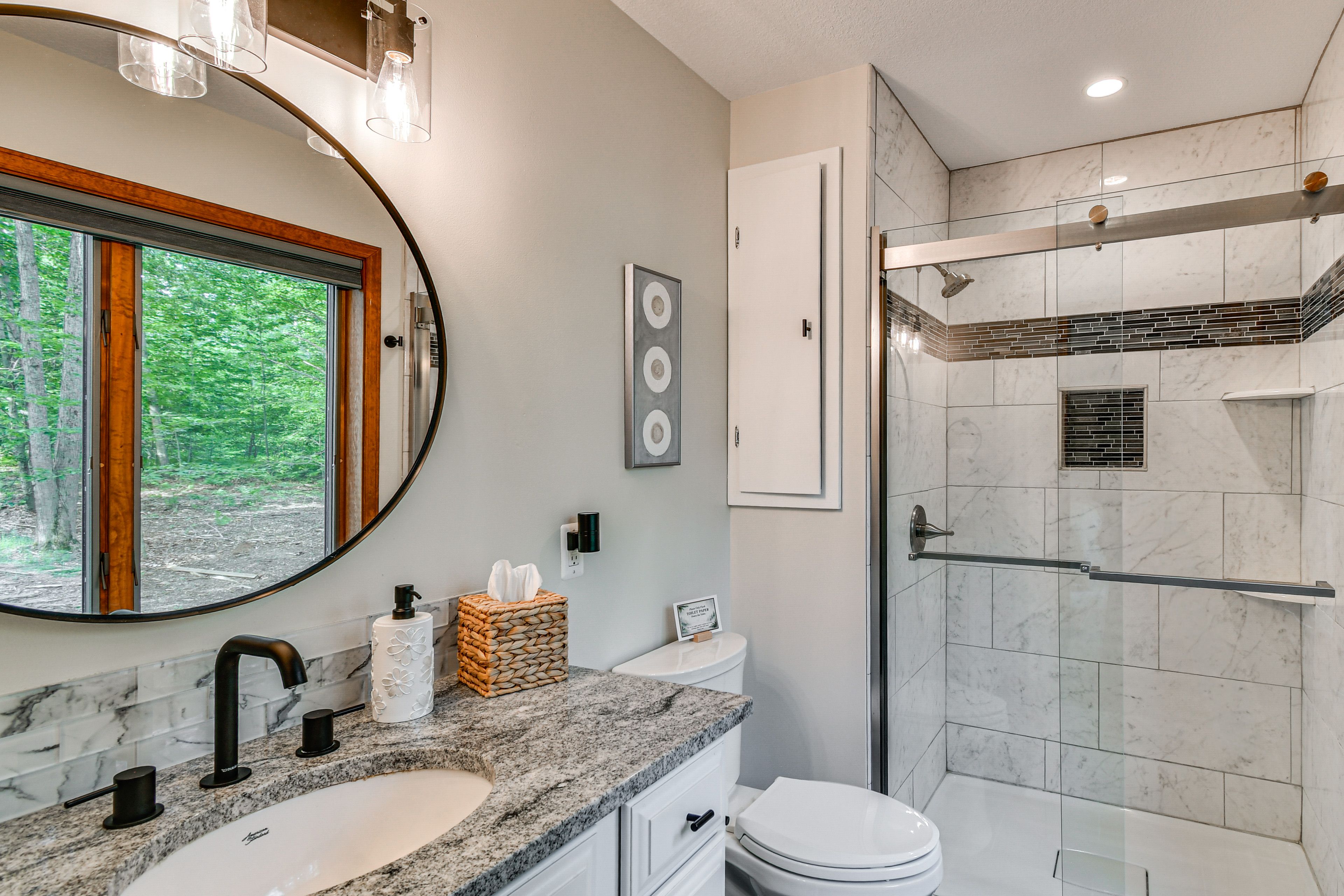 En-Suite Bathroom | 1st Floor