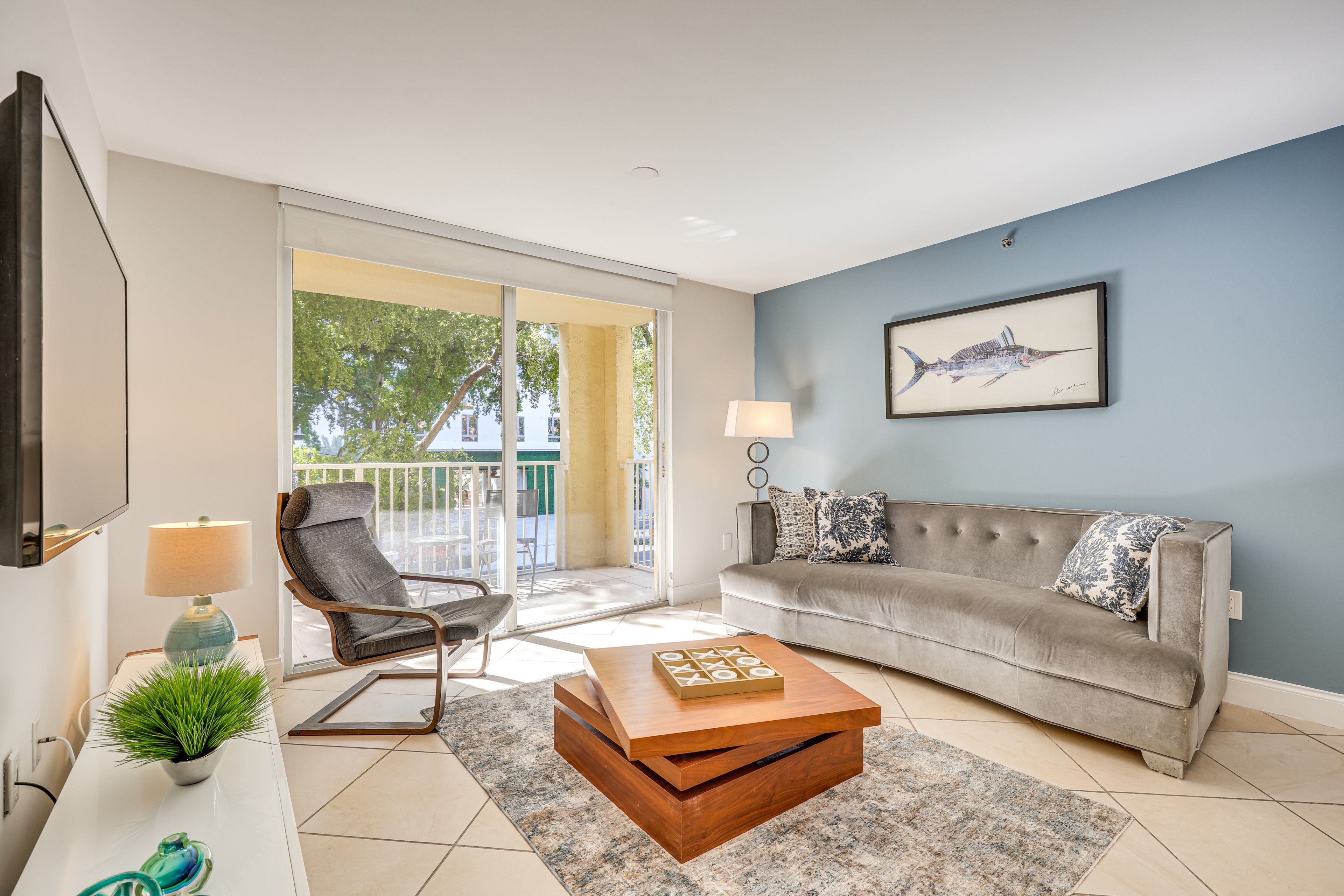 Living Room | Smart TV